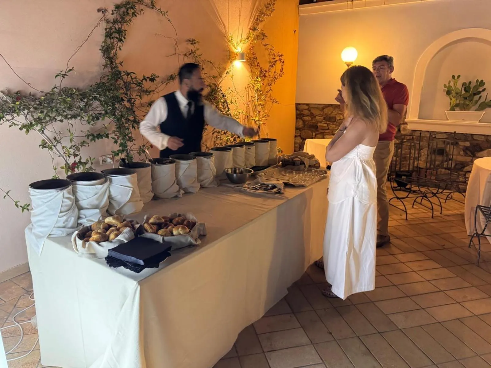 Restaurant/places to eat in Hotel La Lampara