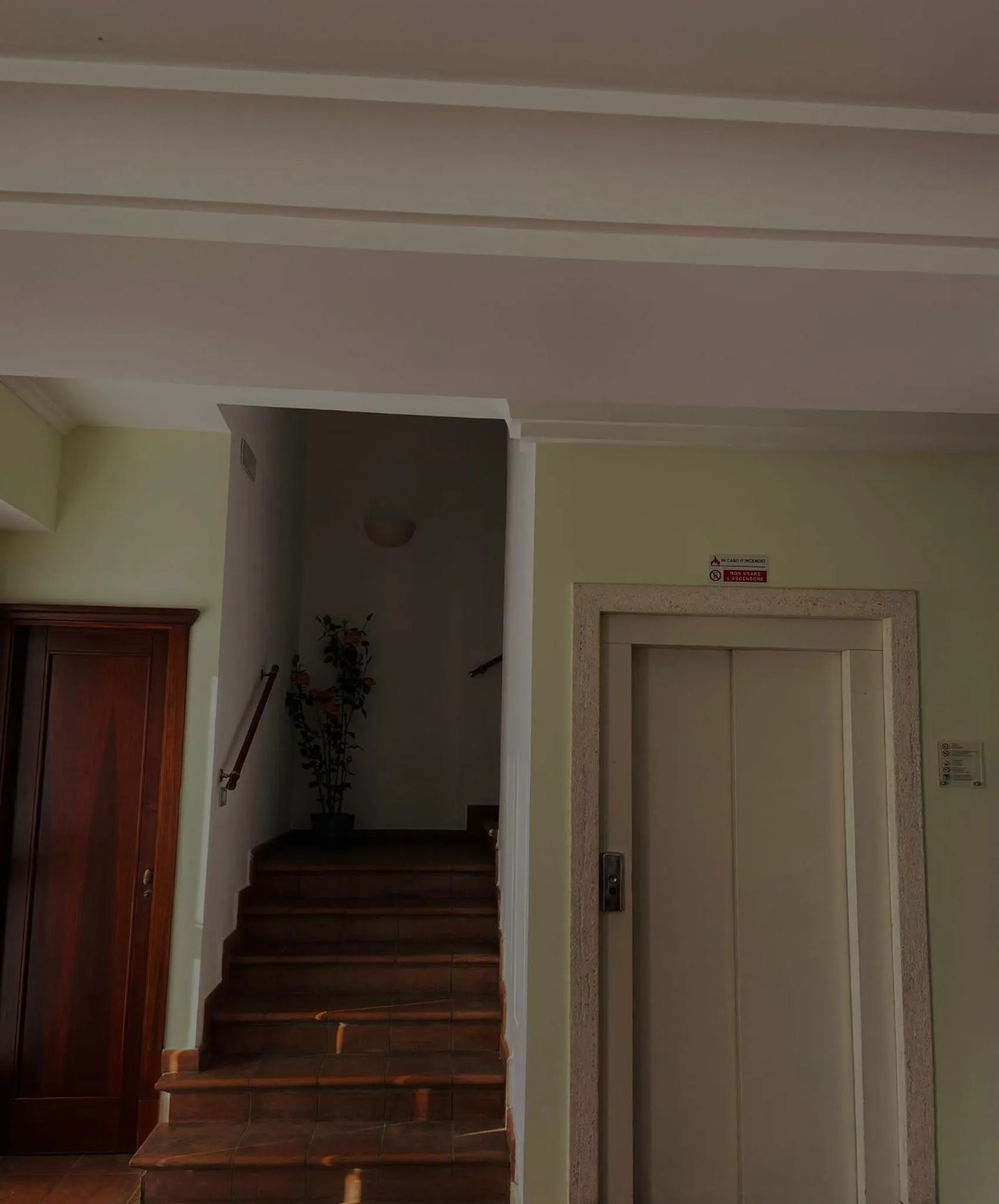 elevator in Hotel La Lampara