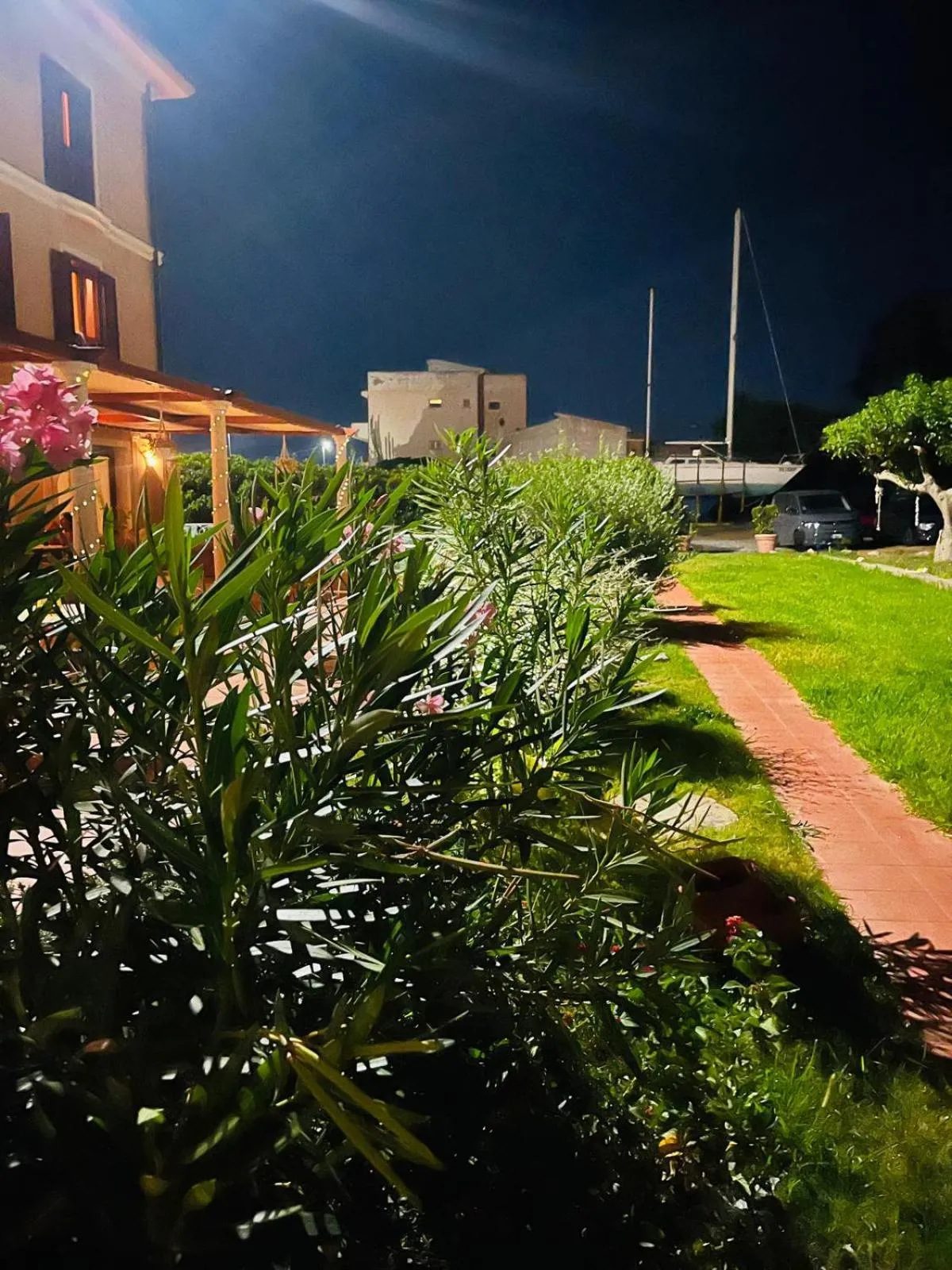 Night in Hotel La Lampara