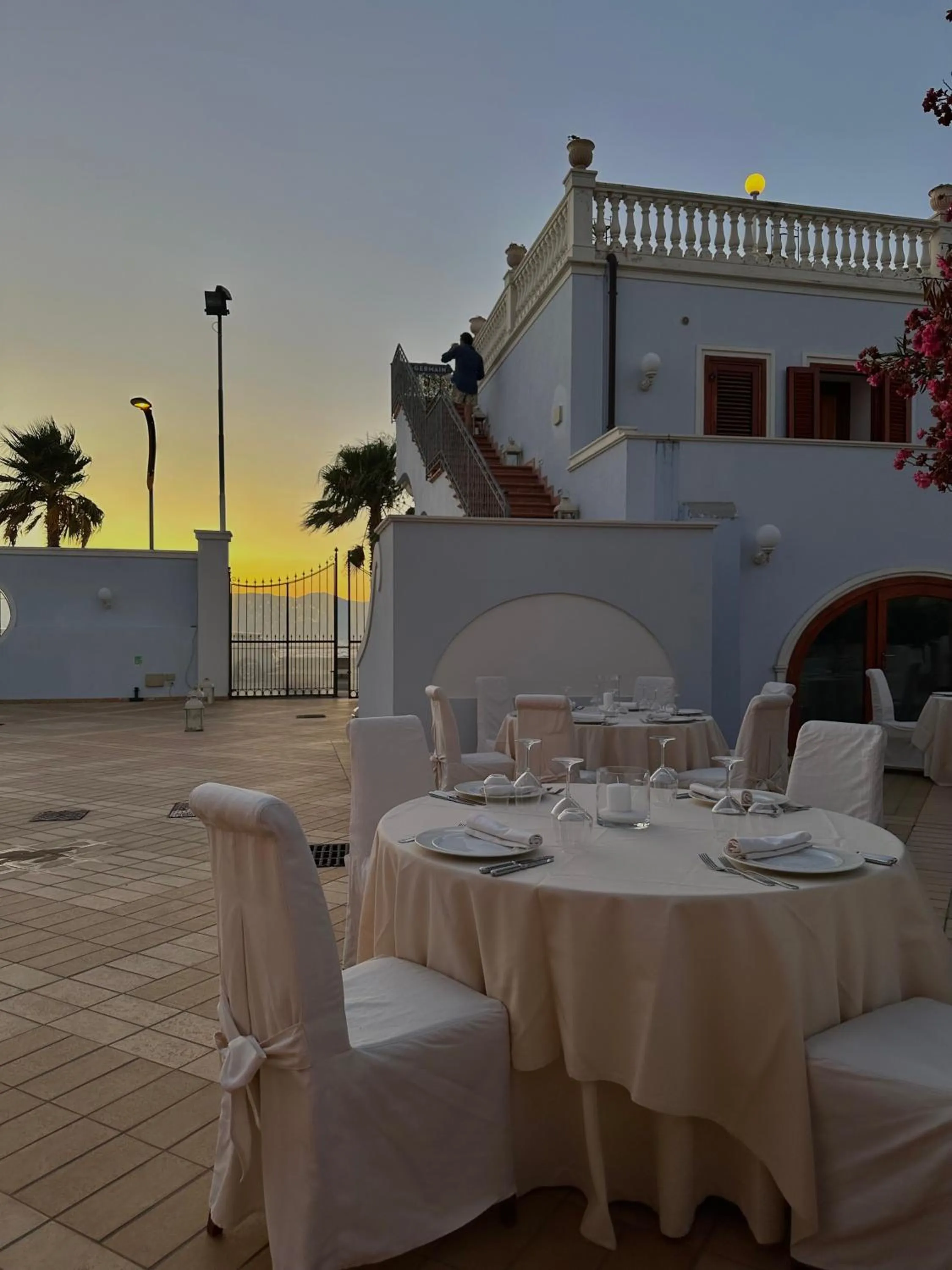 Restaurant/places to eat in Hotel La Lampara