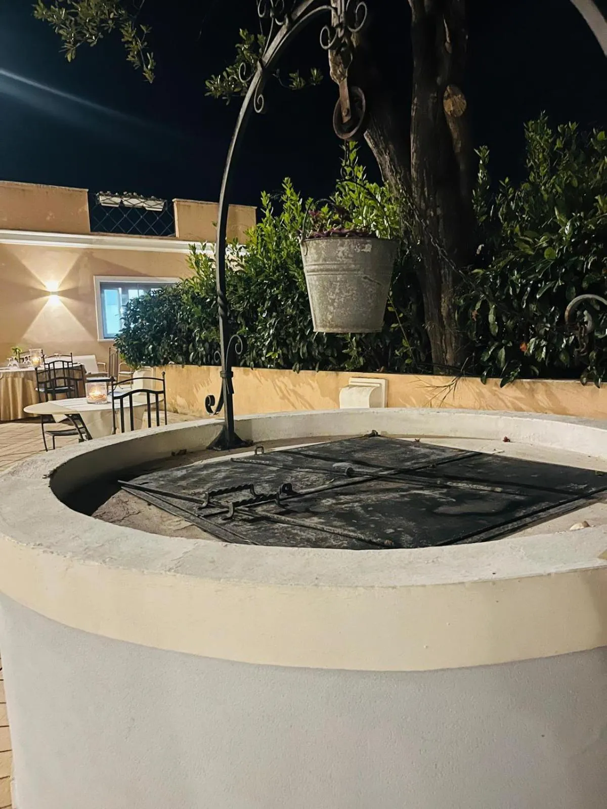 Restaurant/places to eat in Hotel La Lampara