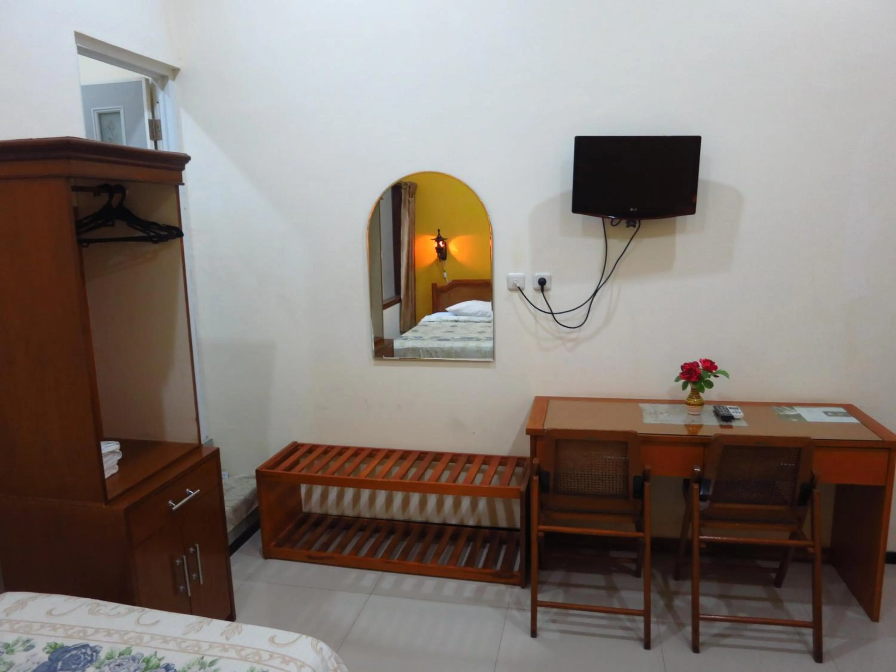 Photo of the whole room in Enny's Guest House