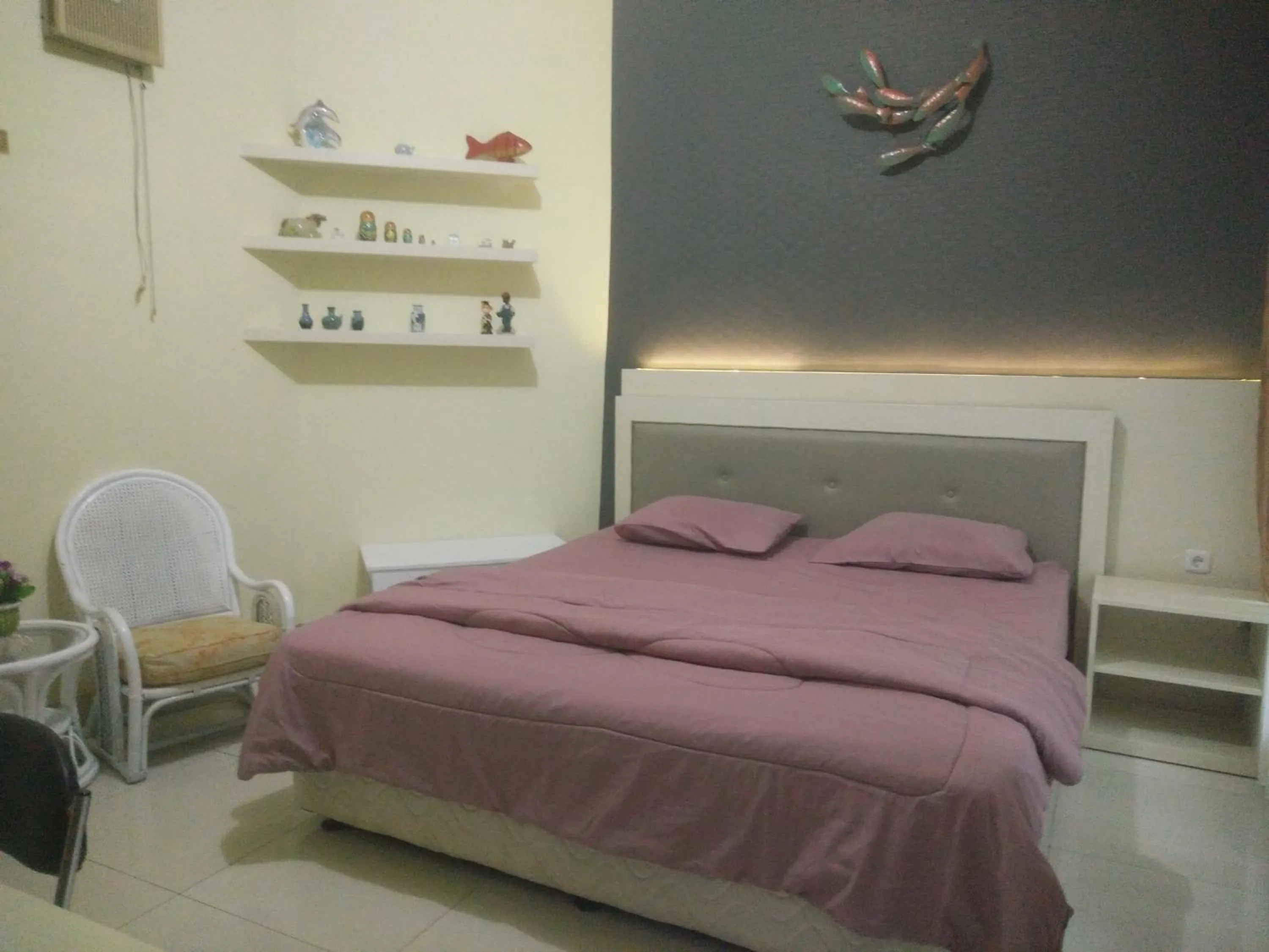 Bed in Enny's Guest House