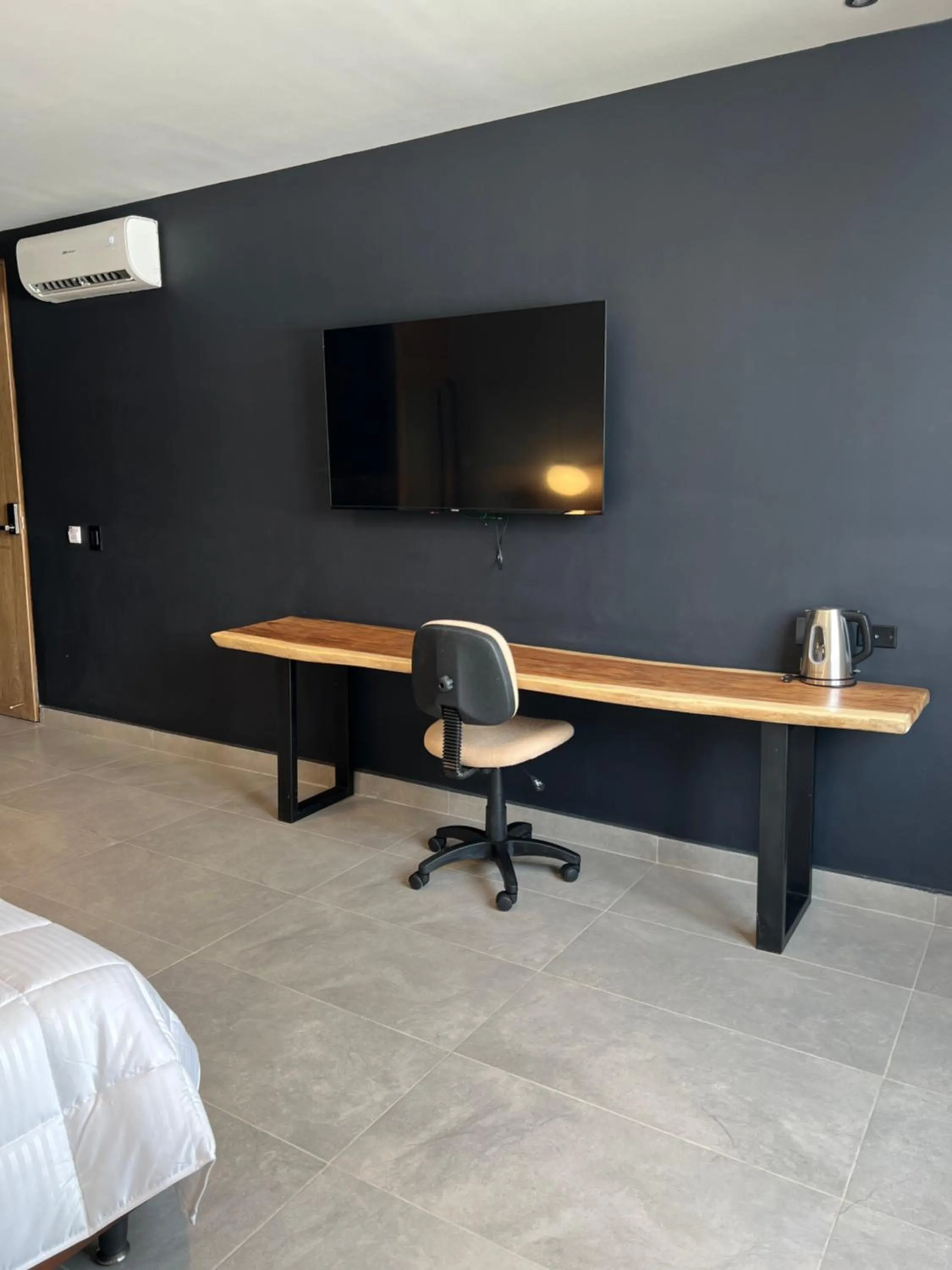 TV and multimedia in Hotel Zelva Negra