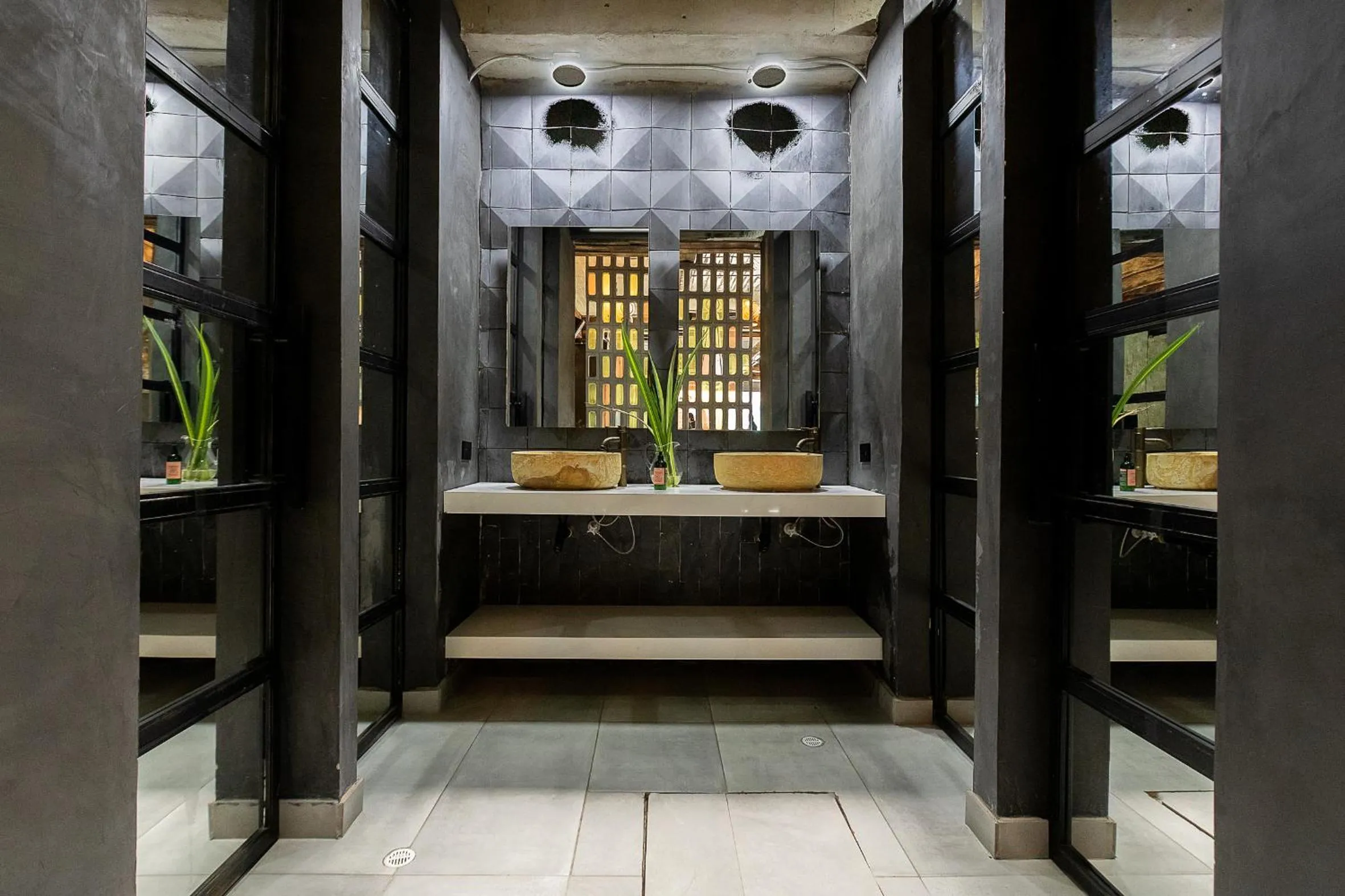 Decorative detail in Hotel Zelva Negra