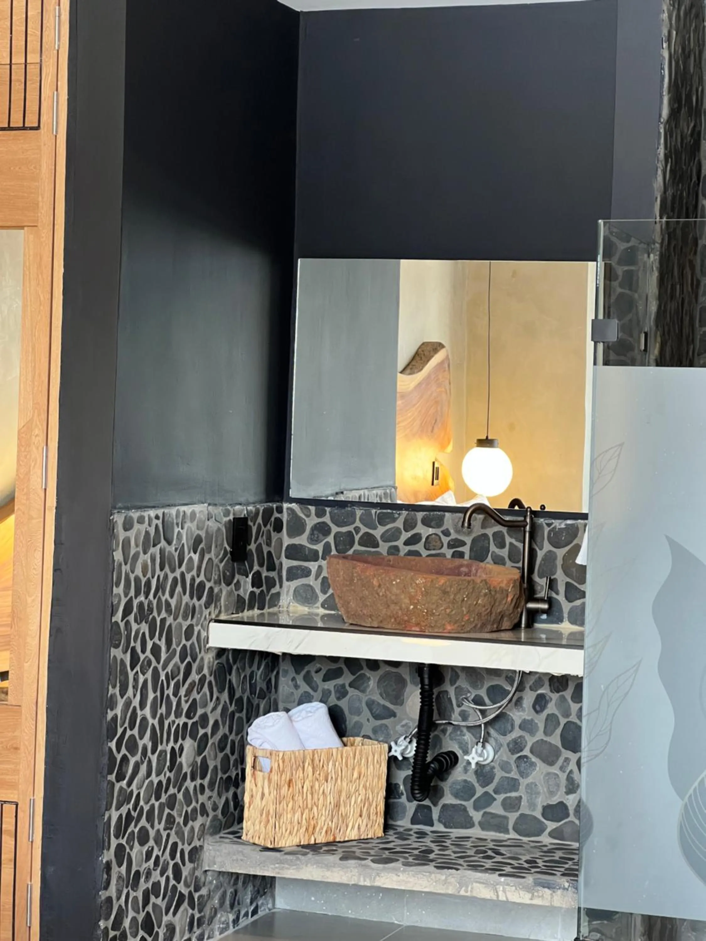 Toilet in Hotel Zelva Negra