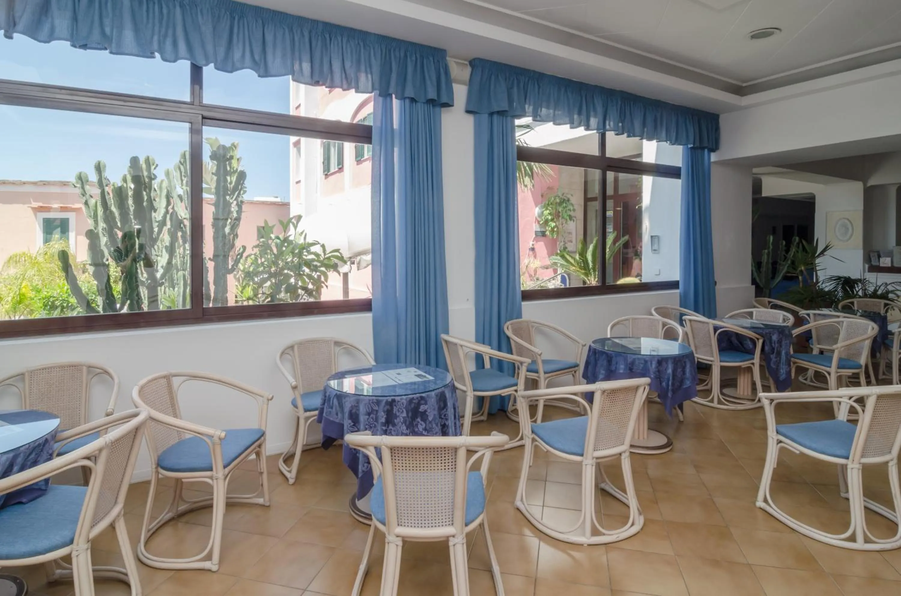 Lobby or reception in Hotel Flora Wellness & Beauty