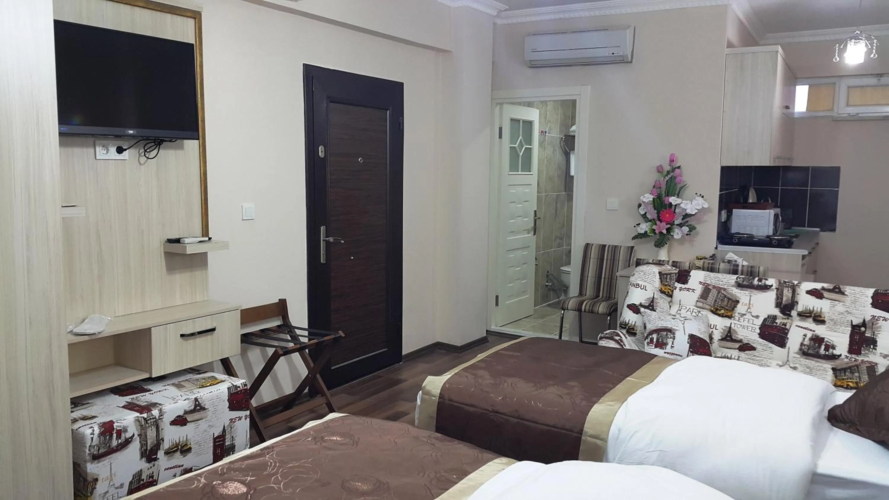 TV and multimedia in BeyazitHan Suites Old City