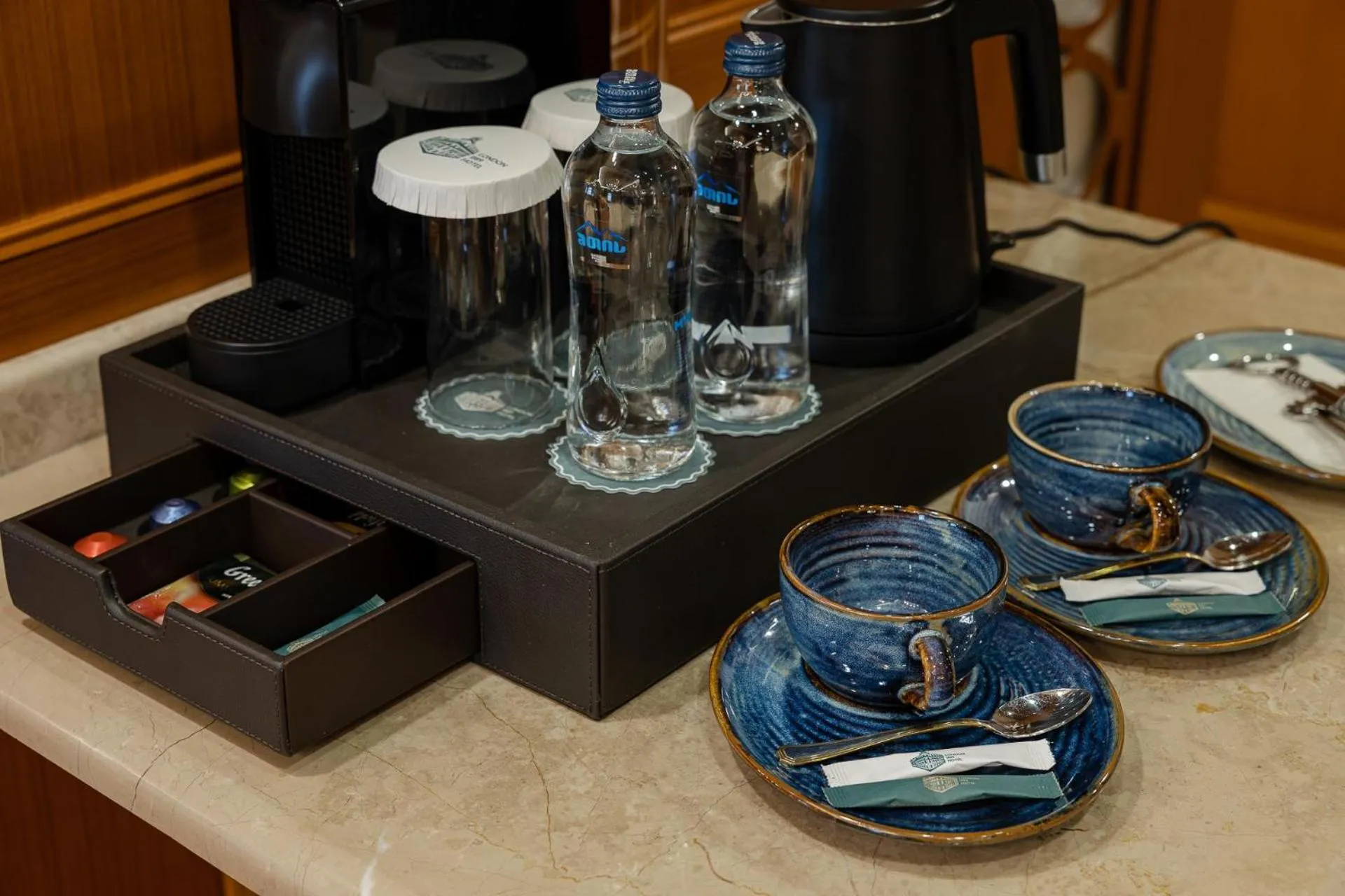 Photo of the whole room in Hotel London 1889 & Casino