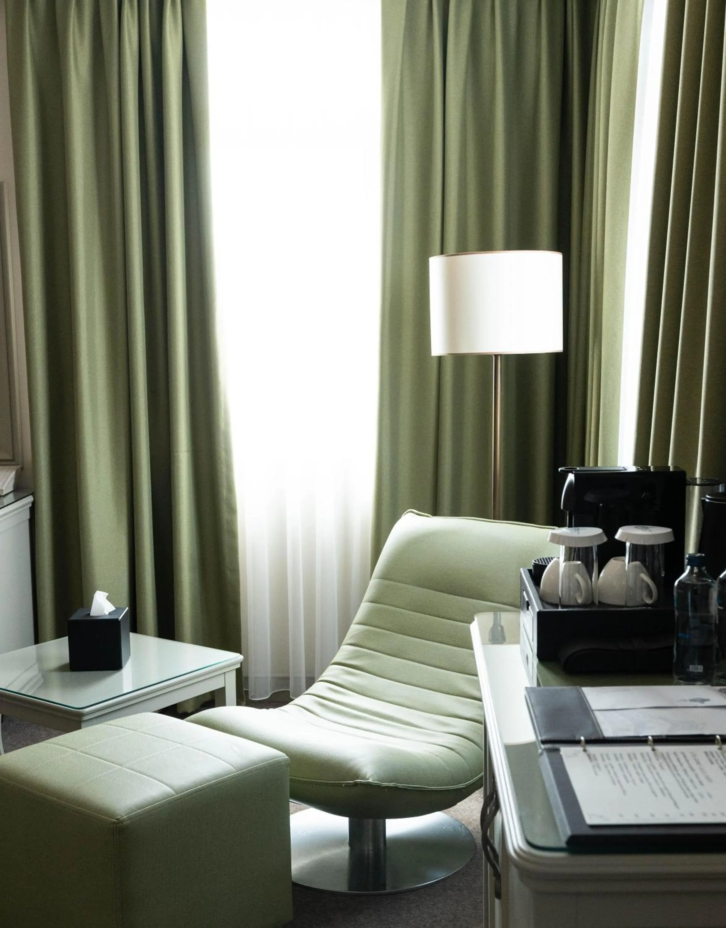 Photo of the whole room in Hotel London 1889 & Casino