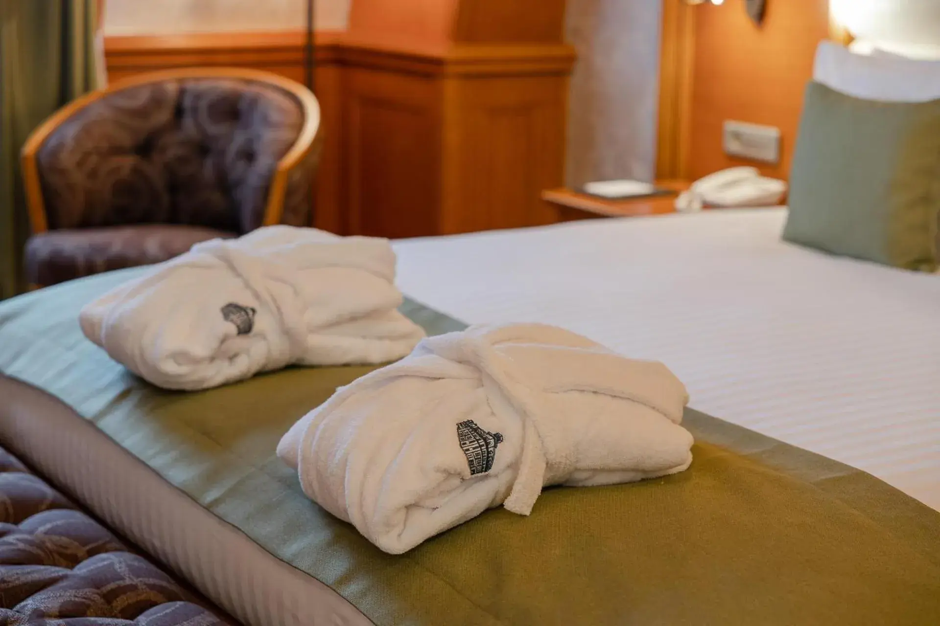 Photo of the whole room, Bed in Hotel London 1889 & Casino Photo of the whole room, Bed in Hotel London 1889 & Casino