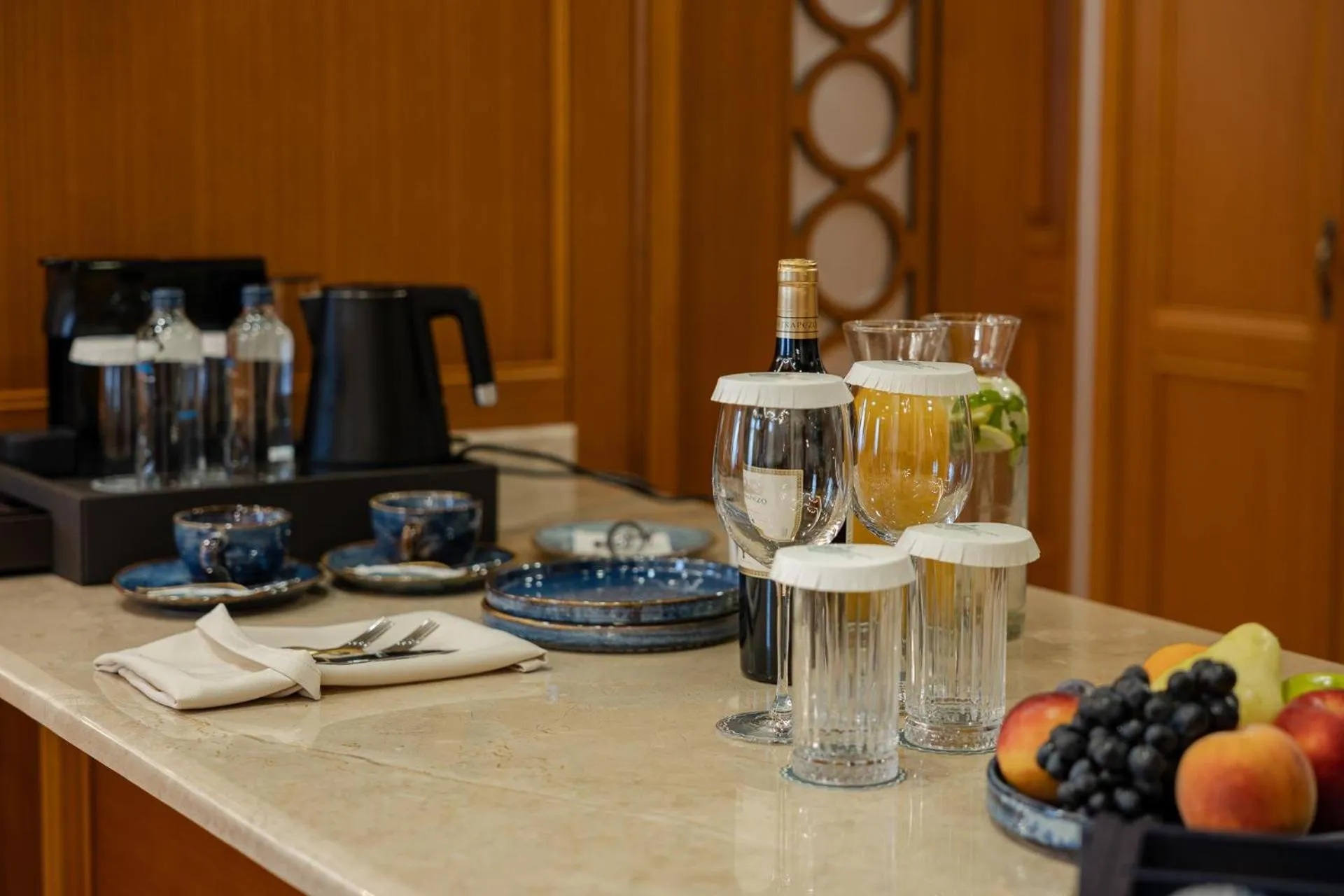 Photo of the whole room in Hotel London 1889 & Casino