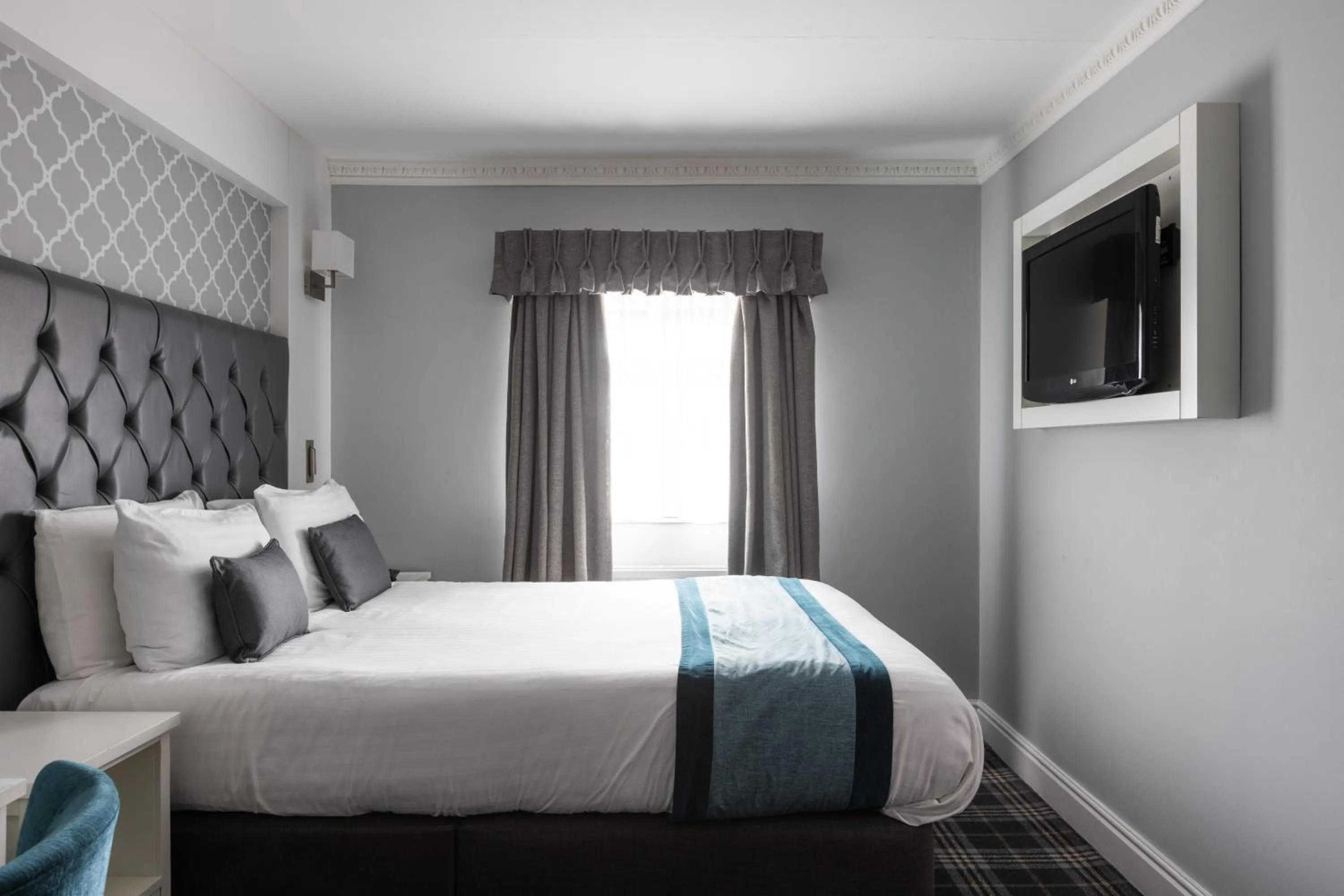 Bedroom, Bed in Cairn Hotel Newcastle Jesmond - Part of the Cairn Collection