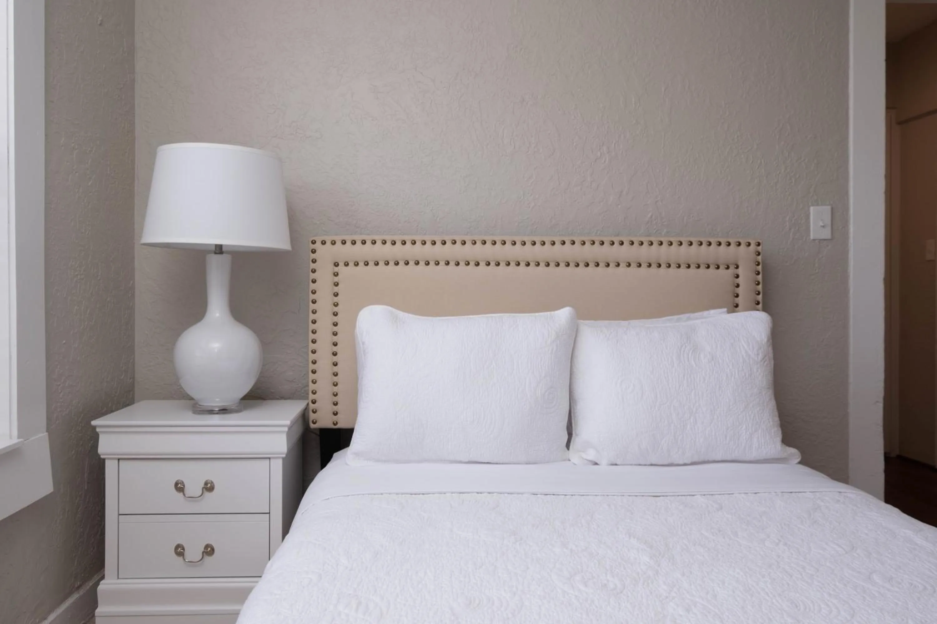 Bed in Dragon on Taylor St