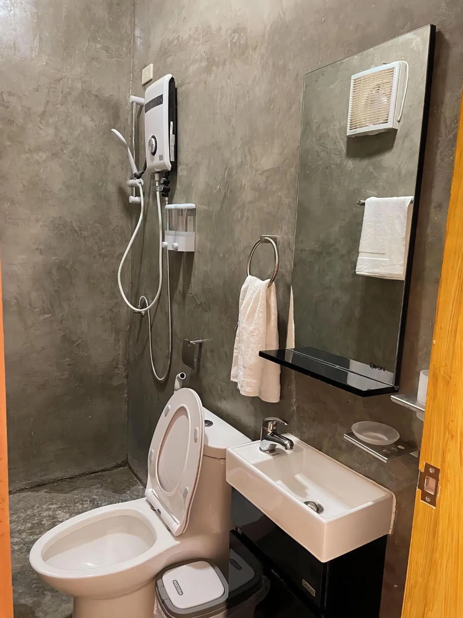 Sunset Paradise Moalboal