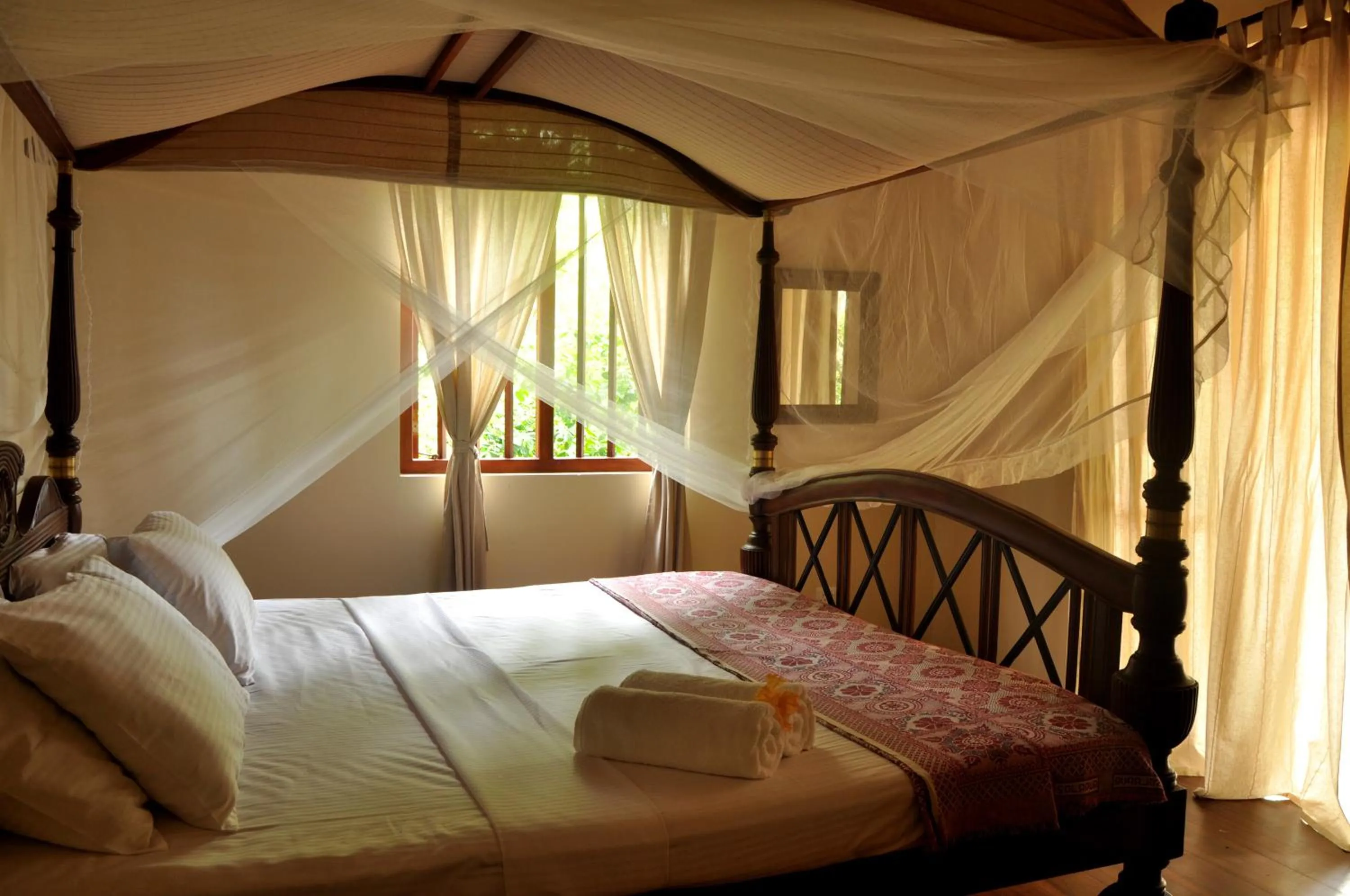Bathroom, Bed in The Waves Beach Chalets