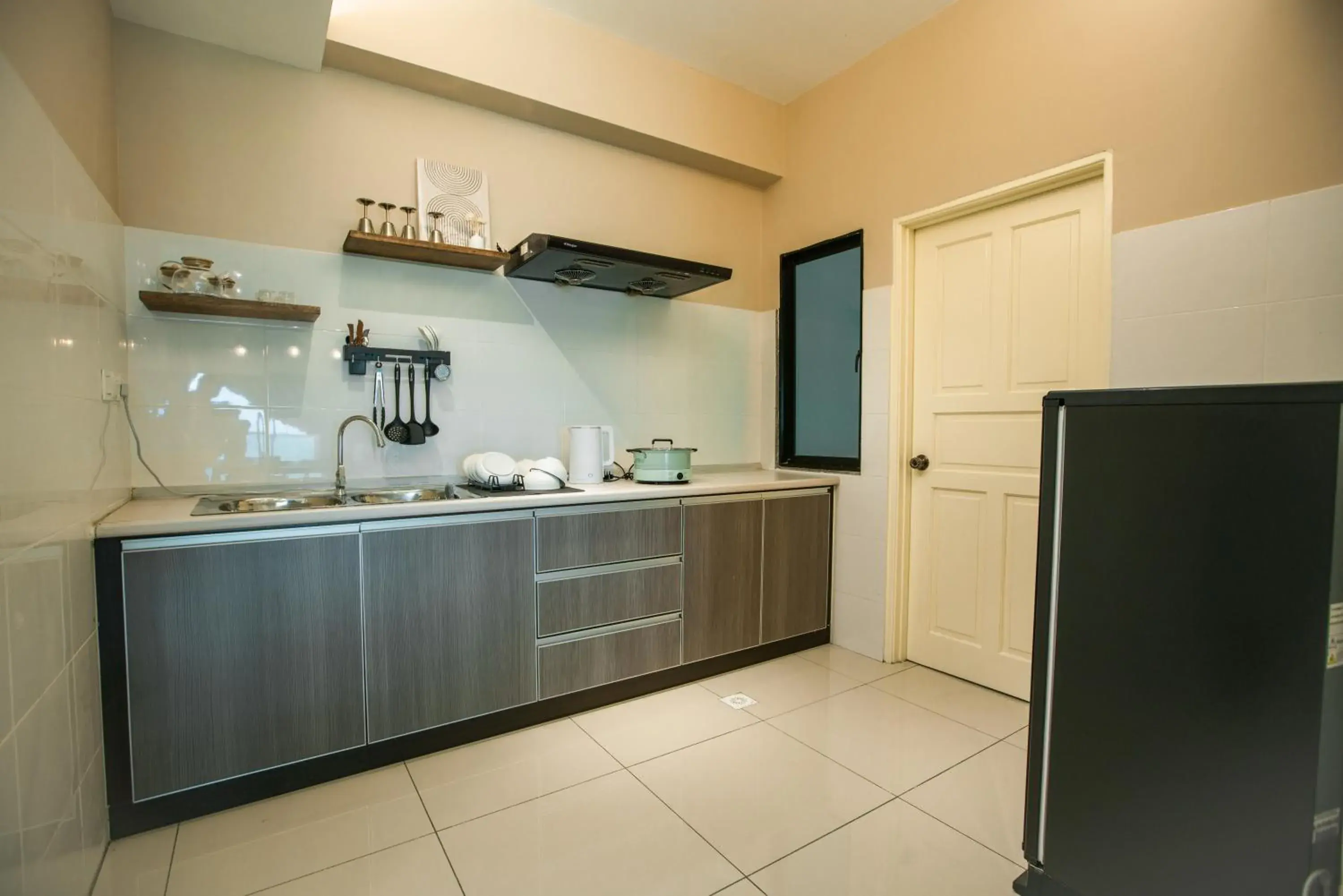 Kitchen or kitchenette in Cosy City-View Suite in Town Kitchen or kitchenette in Cosy City-View Suite in Town