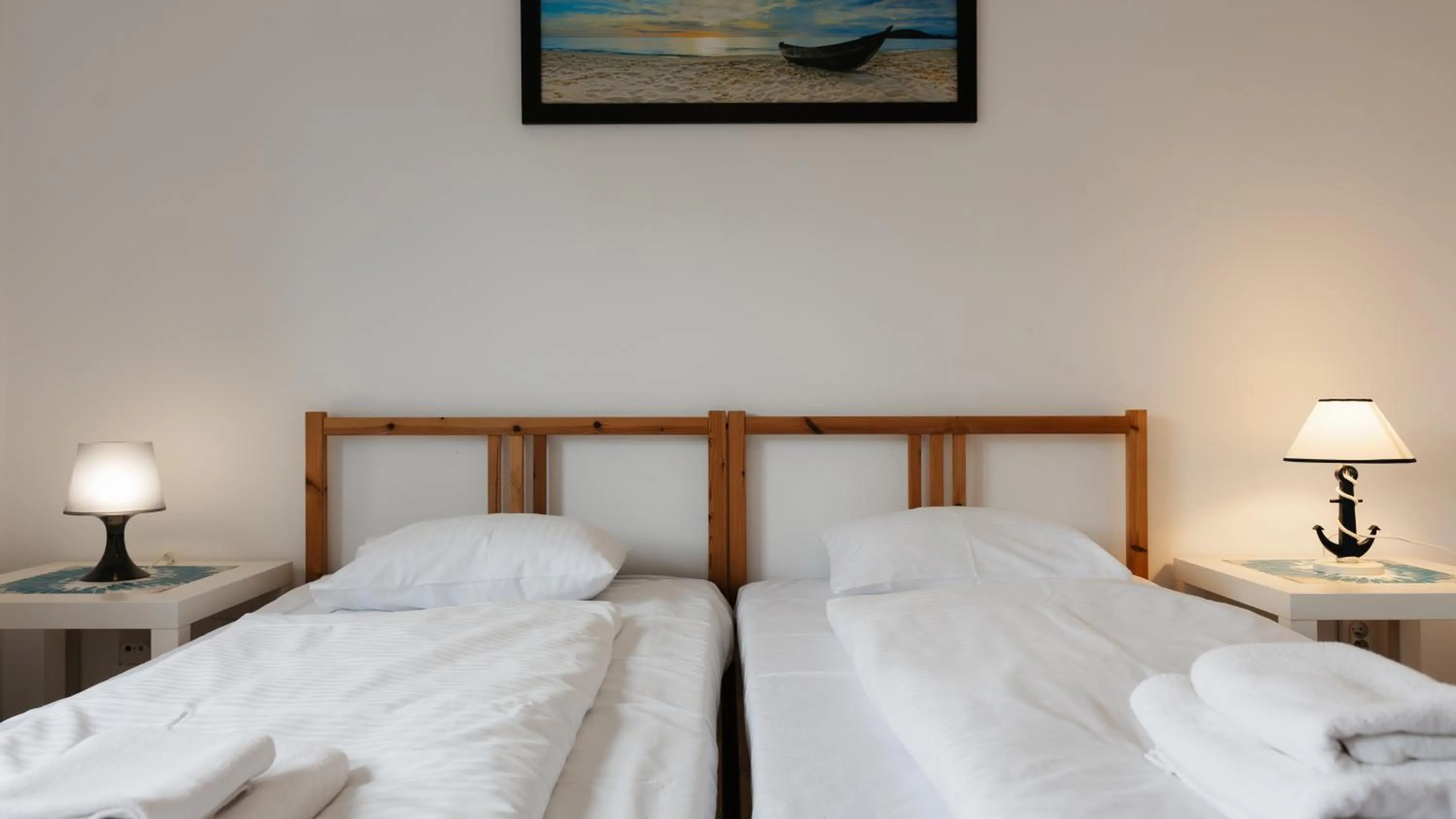 Bed in Bulwar Portowy, Sun & Snow