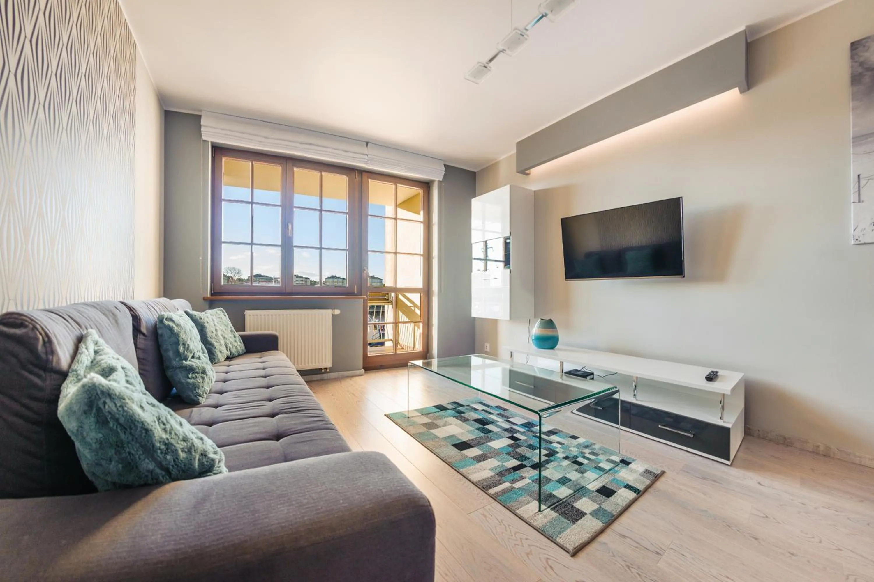 Living room in Bulwar Portowy, Sun & Snow