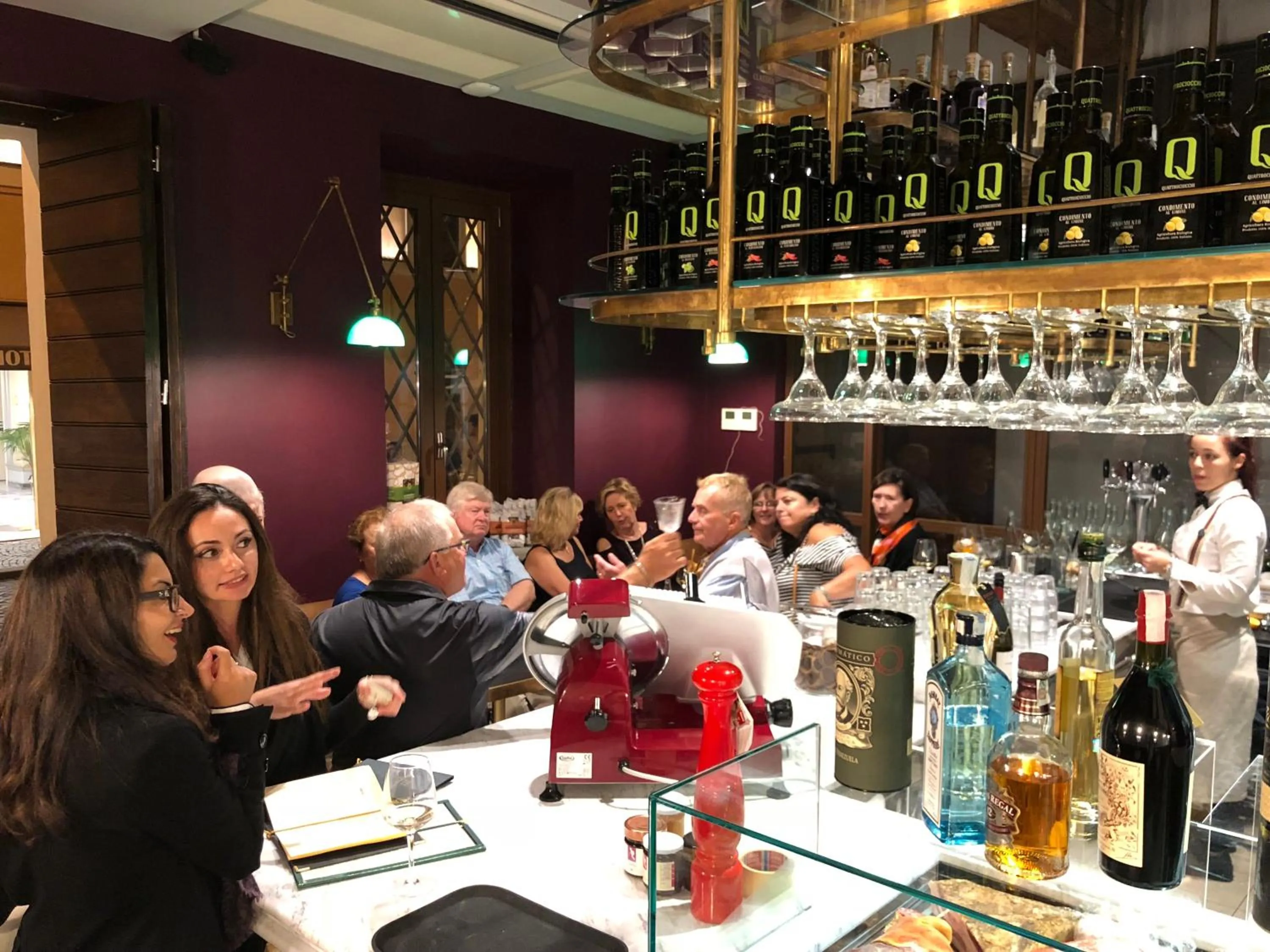 Restaurant/places to eat in Passpartout Boutique Palace