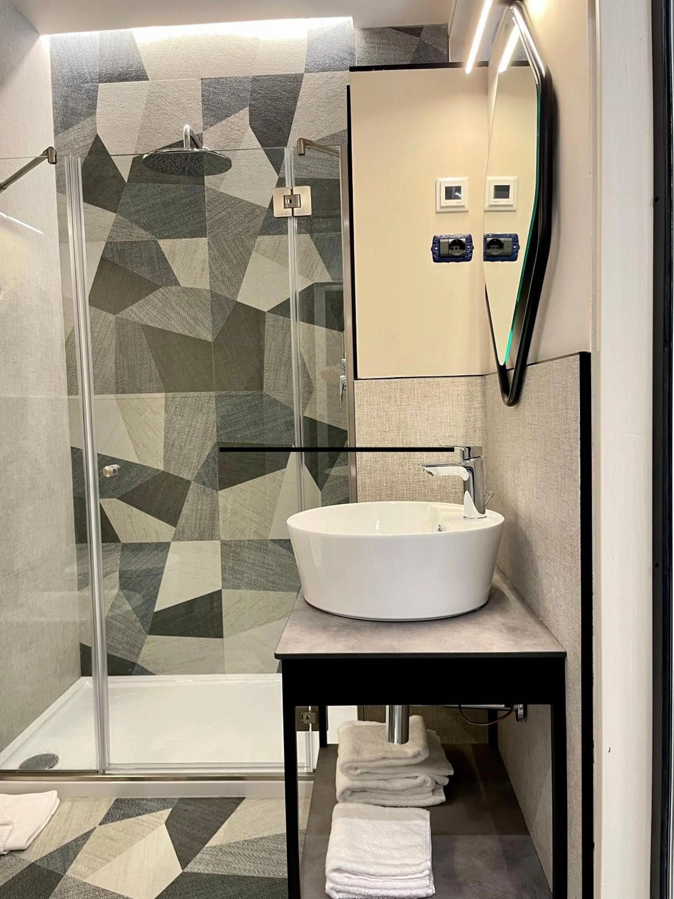 Shower in Passpartout Boutique Palace