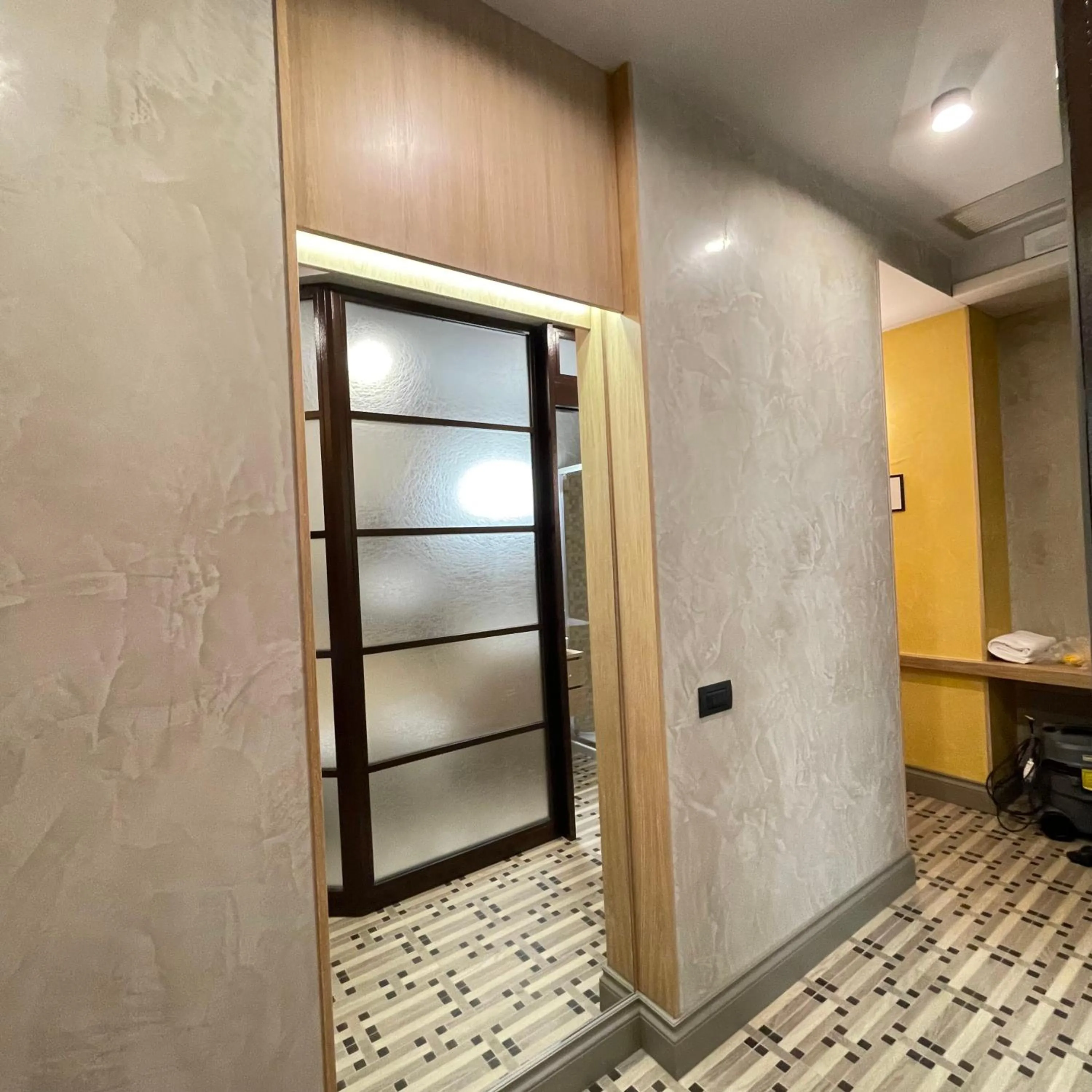 Shower in Passpartout Boutique Palace