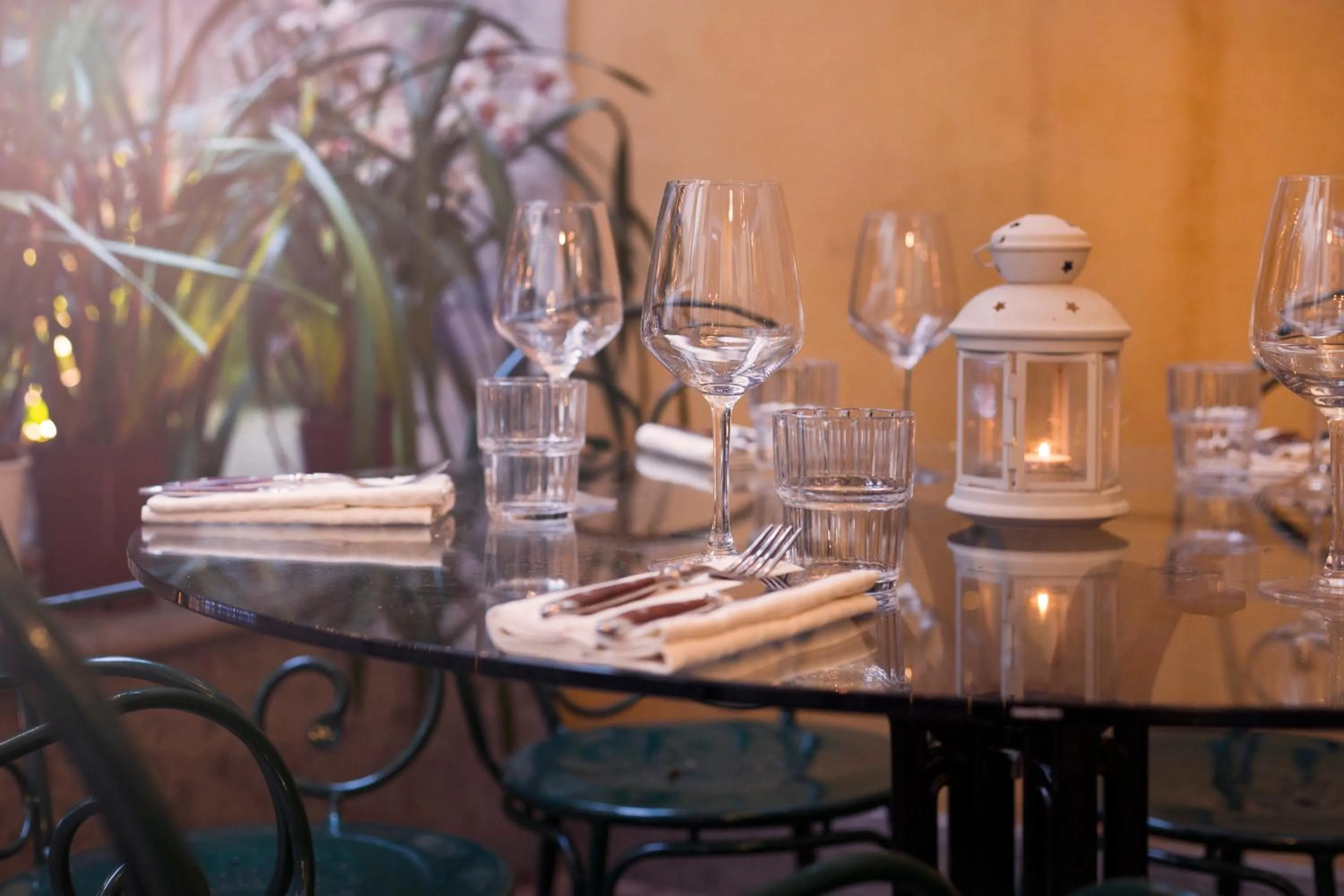 Restaurant/places to eat in Passpartout Boutique Palace