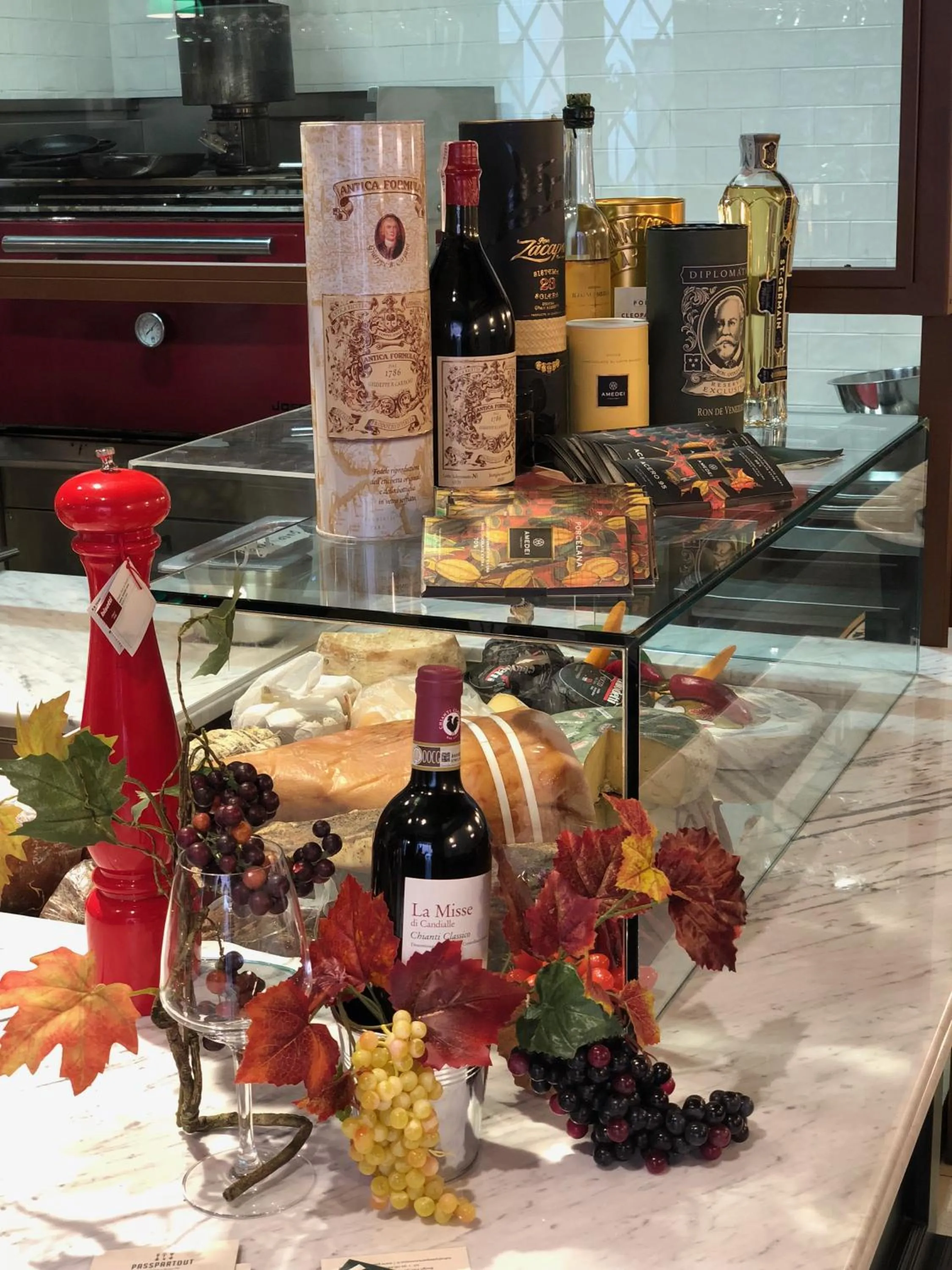 Restaurant/places to eat in Passpartout Boutique Palace