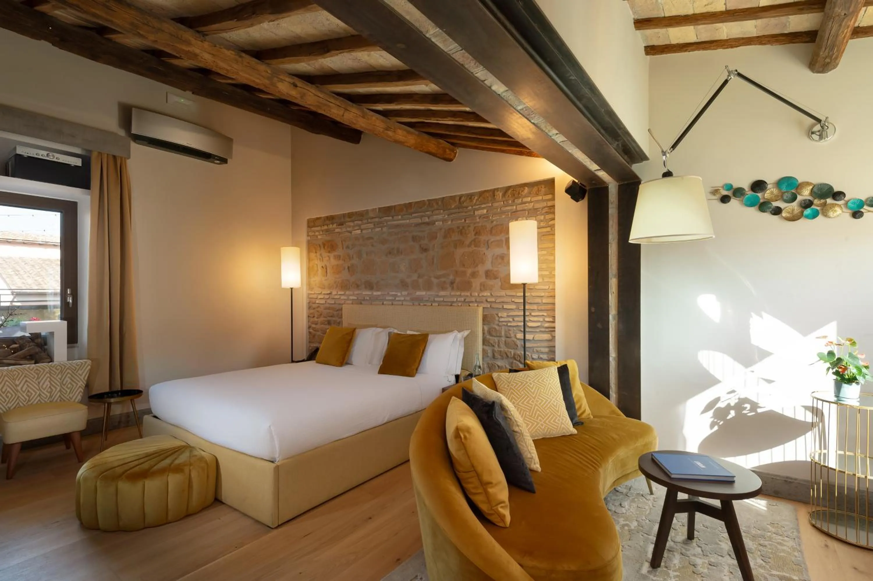 Bed in Passpartout Boutique Palace