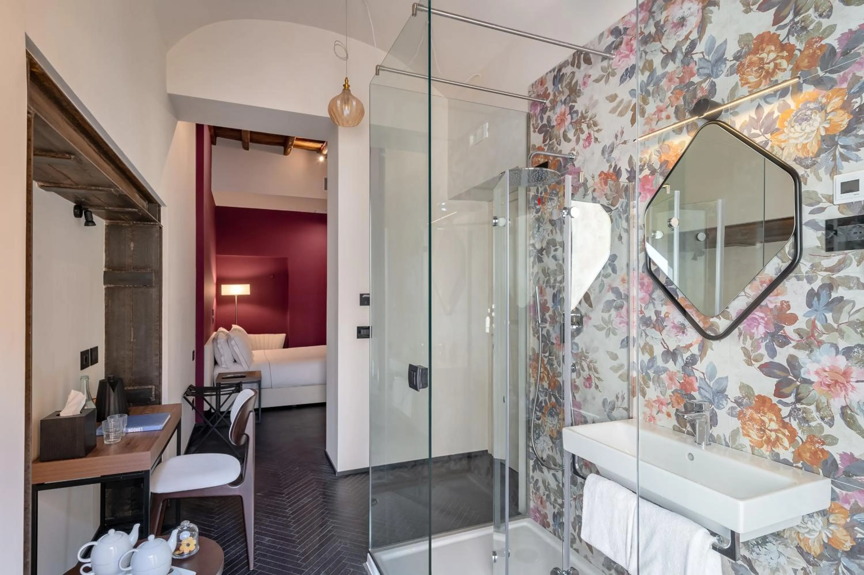 Shower in Passpartout Boutique Palace