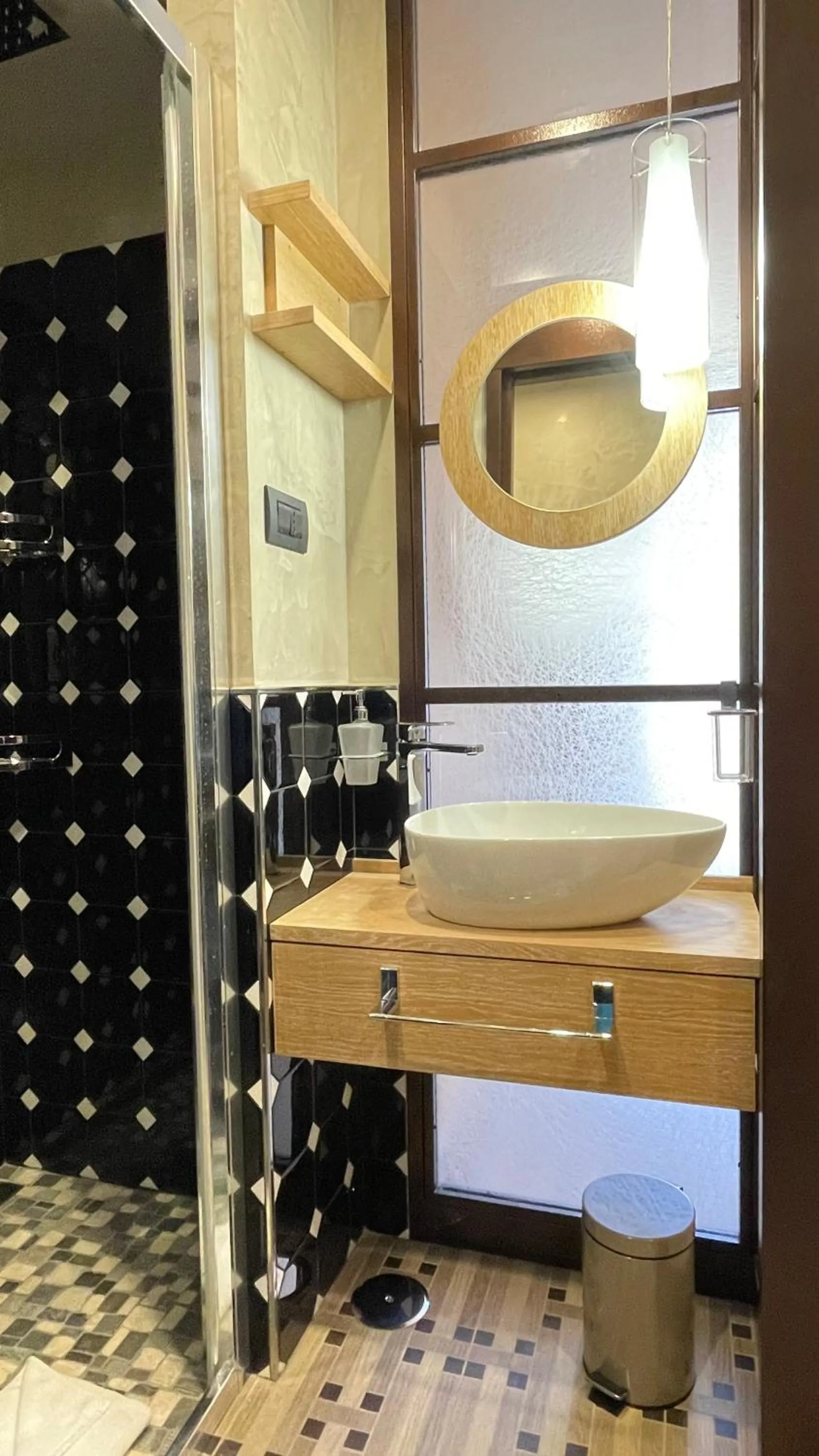 Shower in Passpartout Boutique Palace