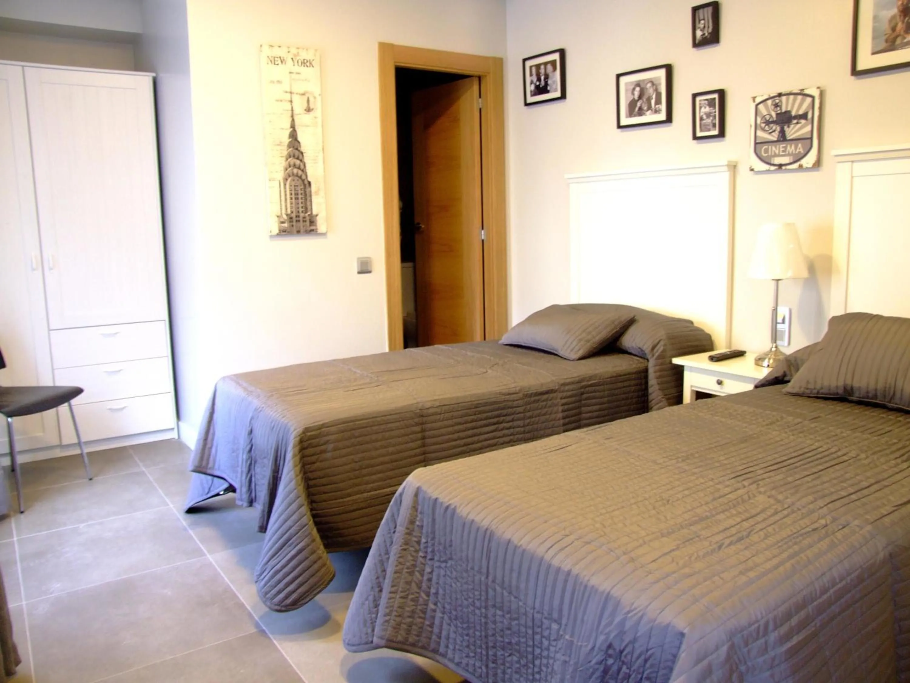 Bedroom, Bed in Hostal Vintage Santander