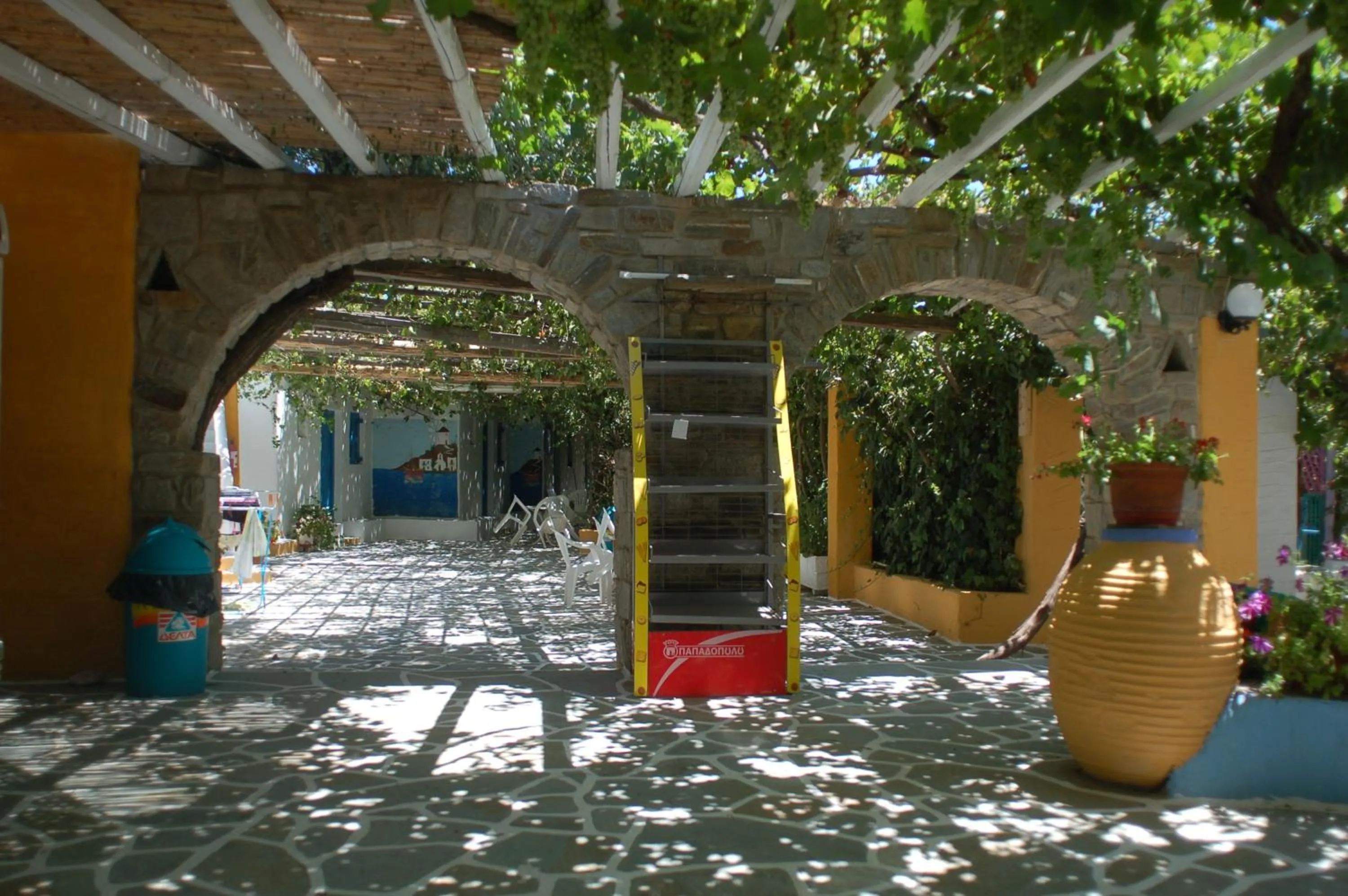 Area and facilities in Miltiadis Apartments