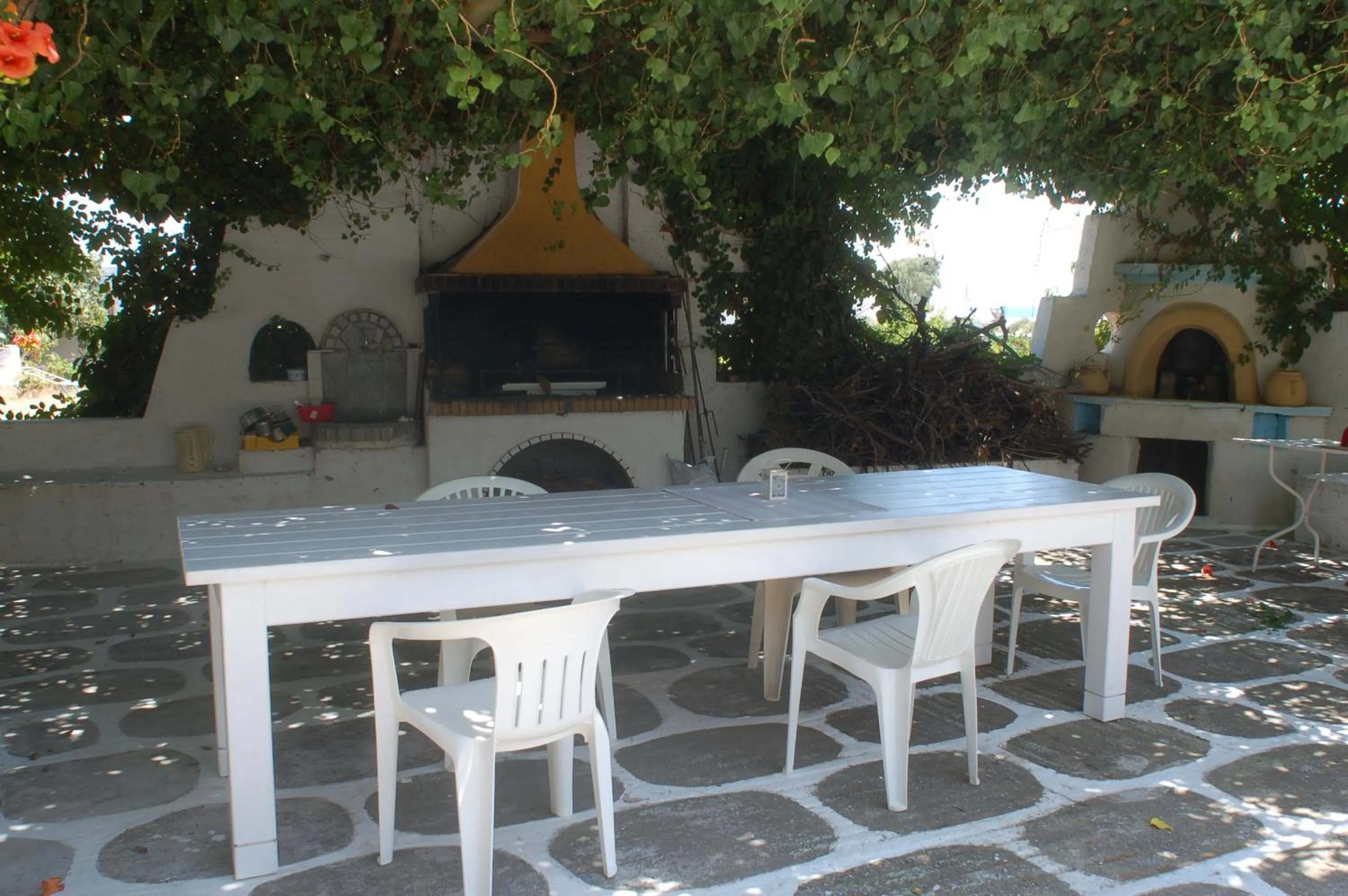 BBQ facilities in Miltiadis Apartments