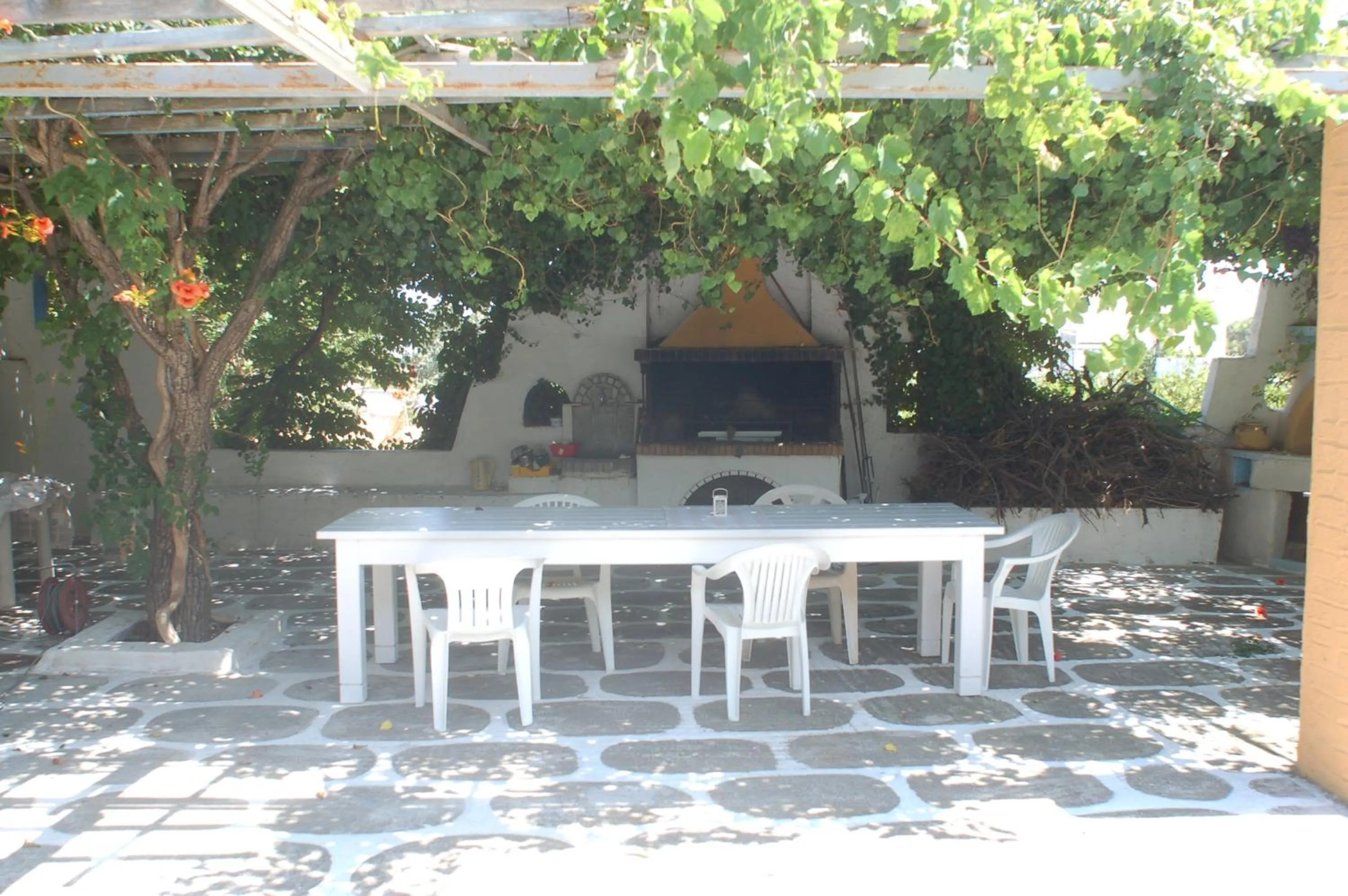BBQ facilities in Miltiadis Apartments