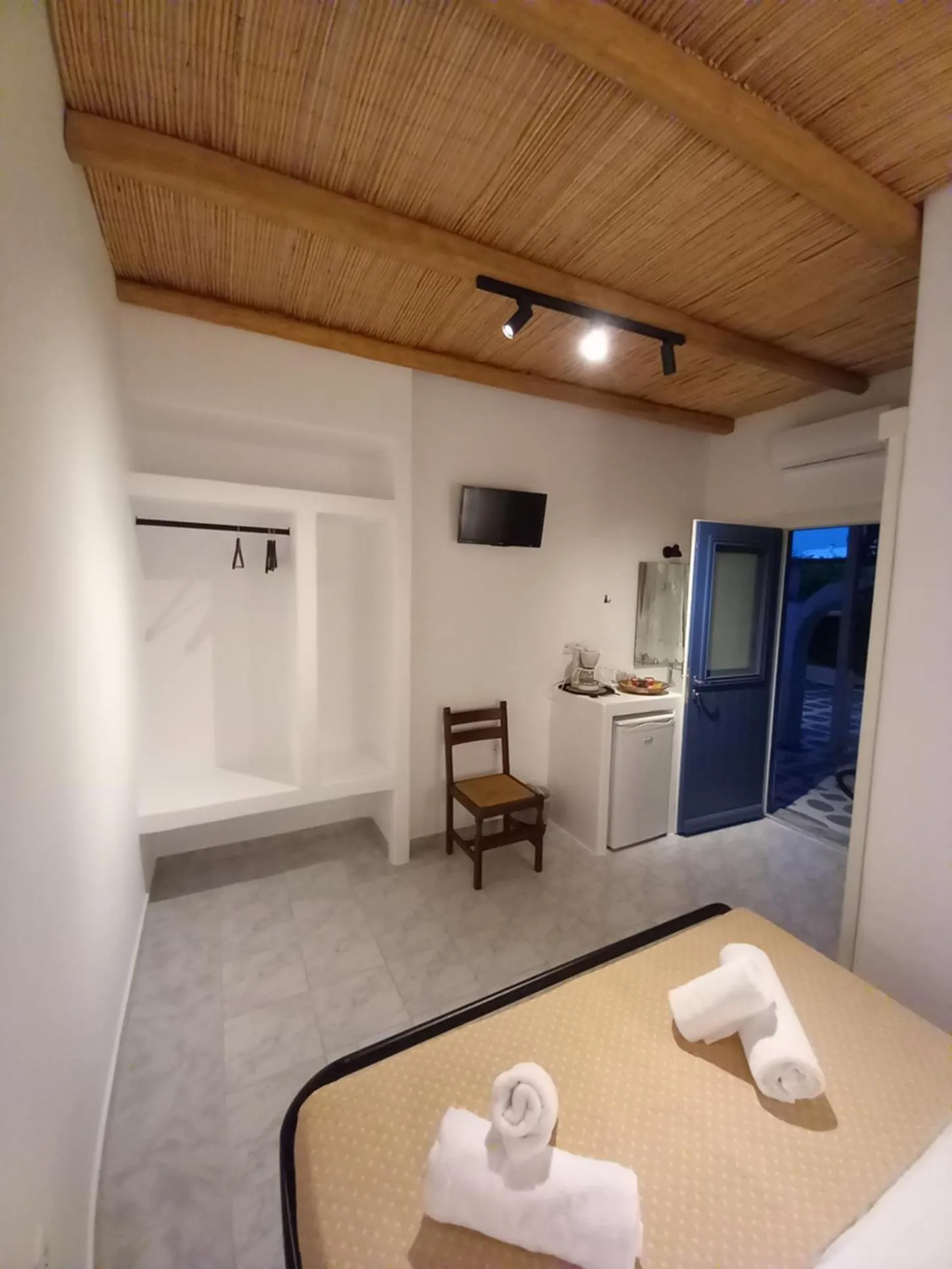Bed in Miltiadis Apartments