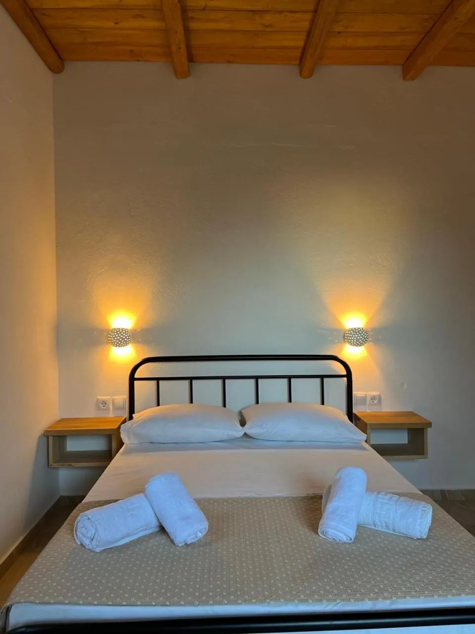Bed in Miltiadis Apartments