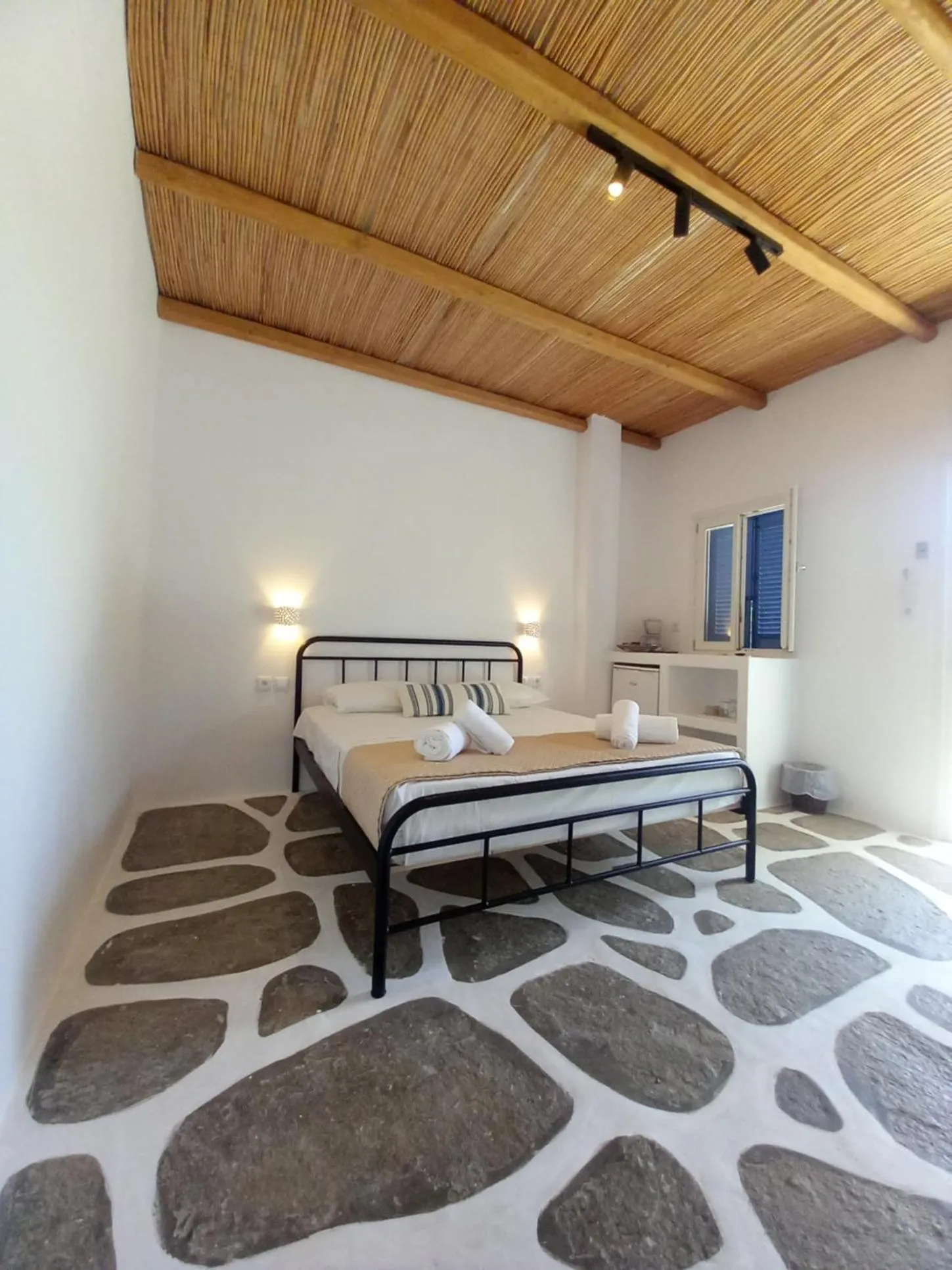 Bed in Miltiadis Apartments