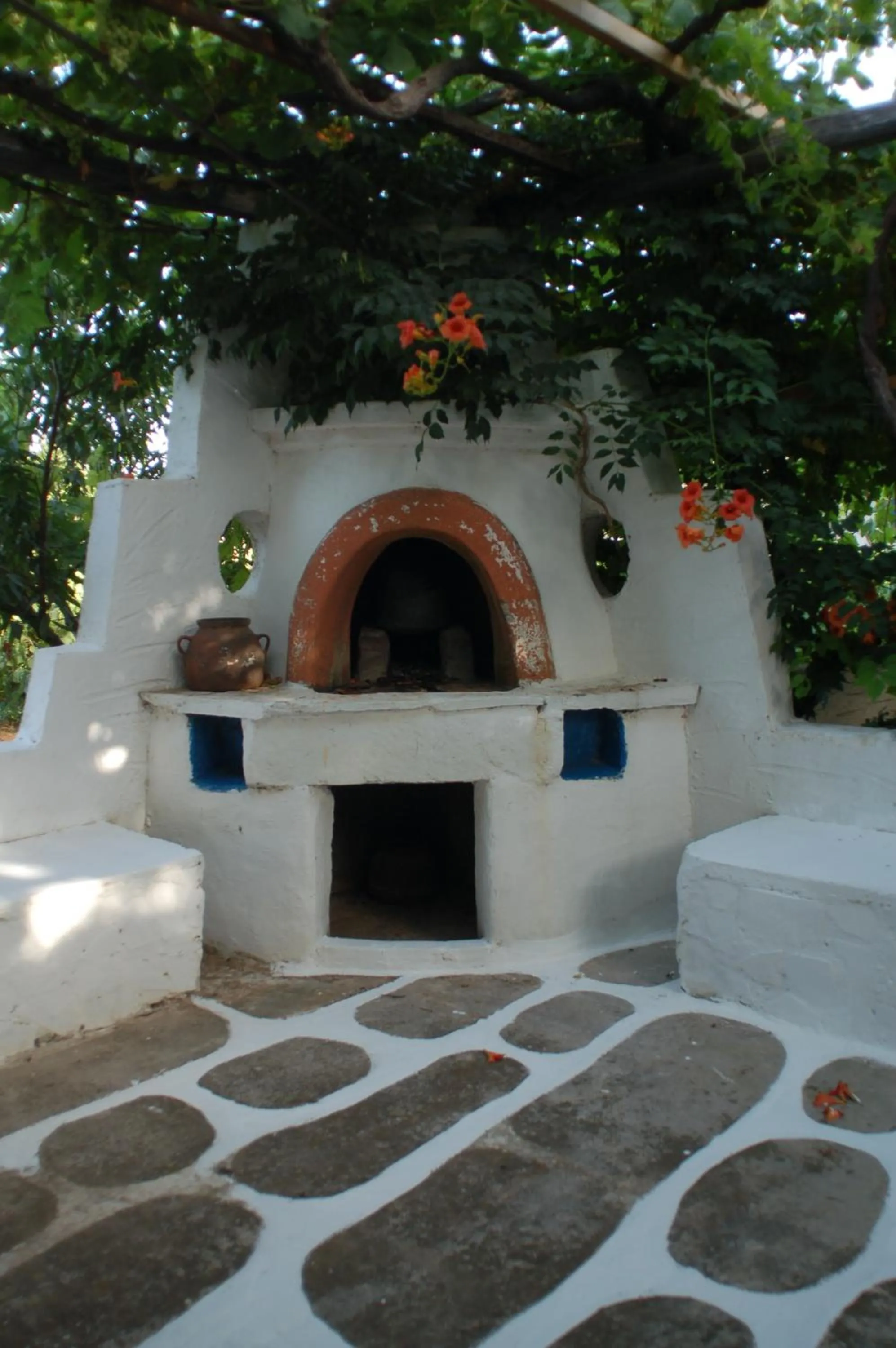 BBQ facilities in Miltiadis Apartments