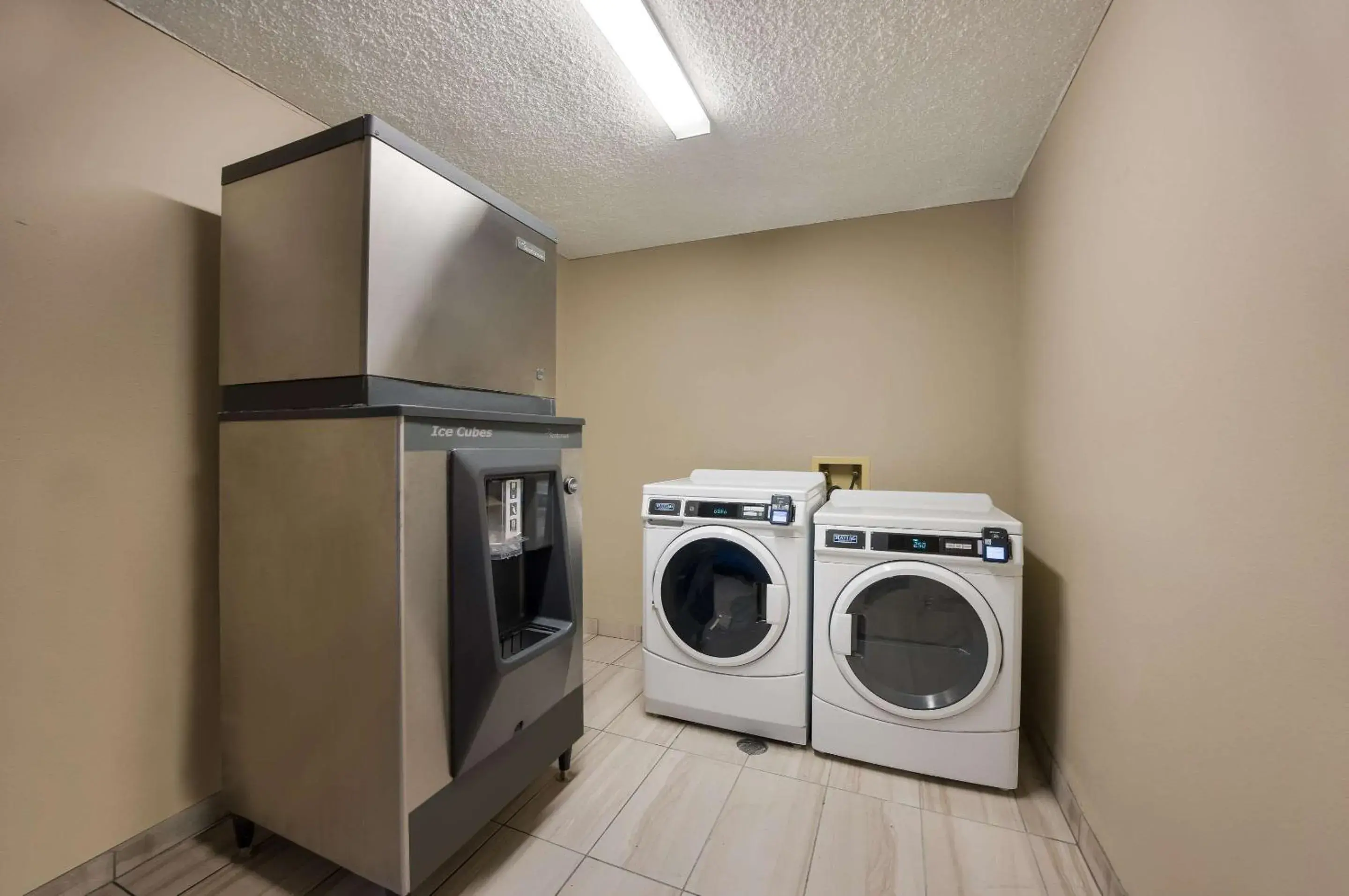 laundry in Suburban Studios Canon City laundry in Suburban Studios Canon City