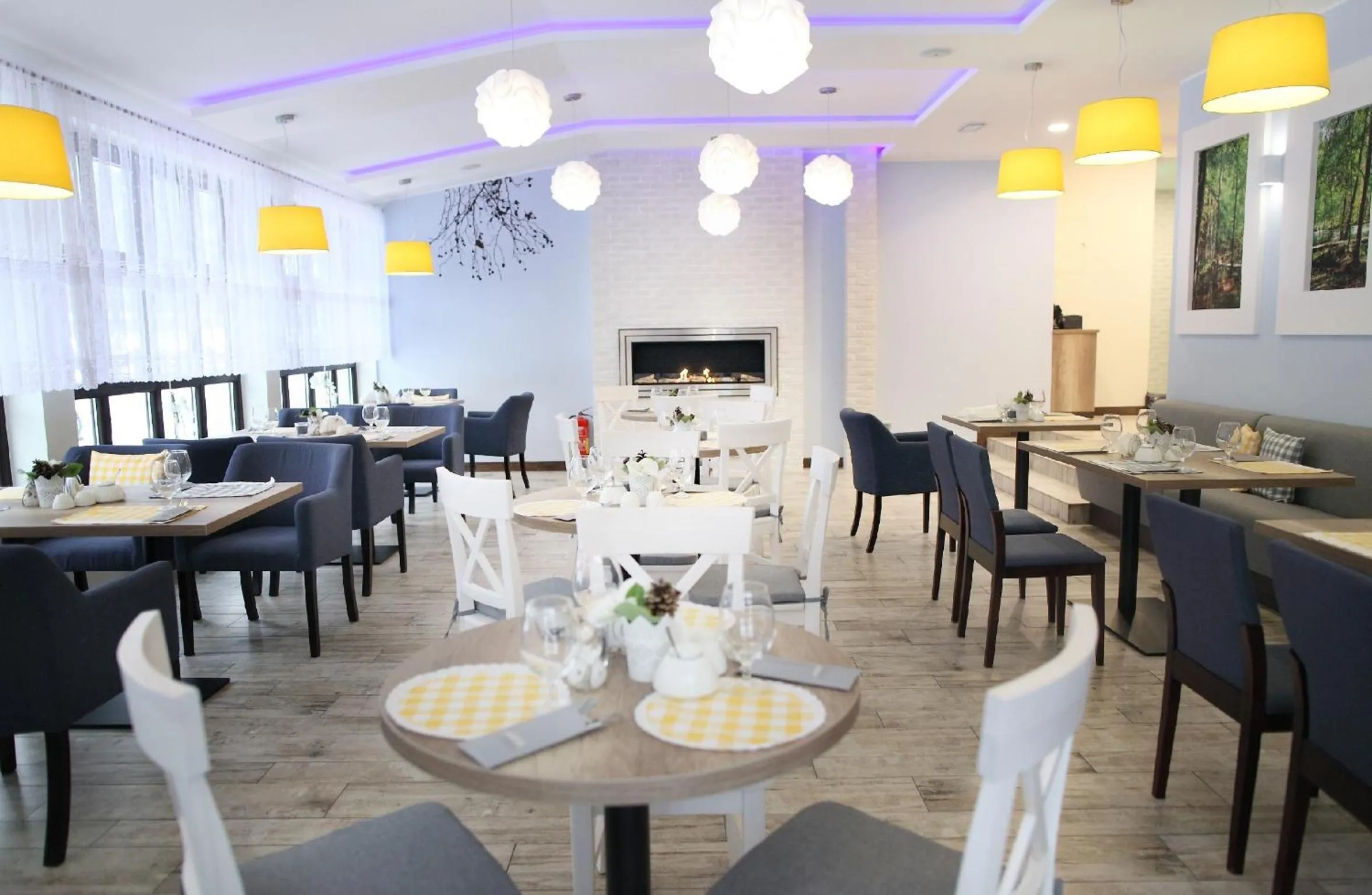 Restaurant/places to eat in Hotel Cykada