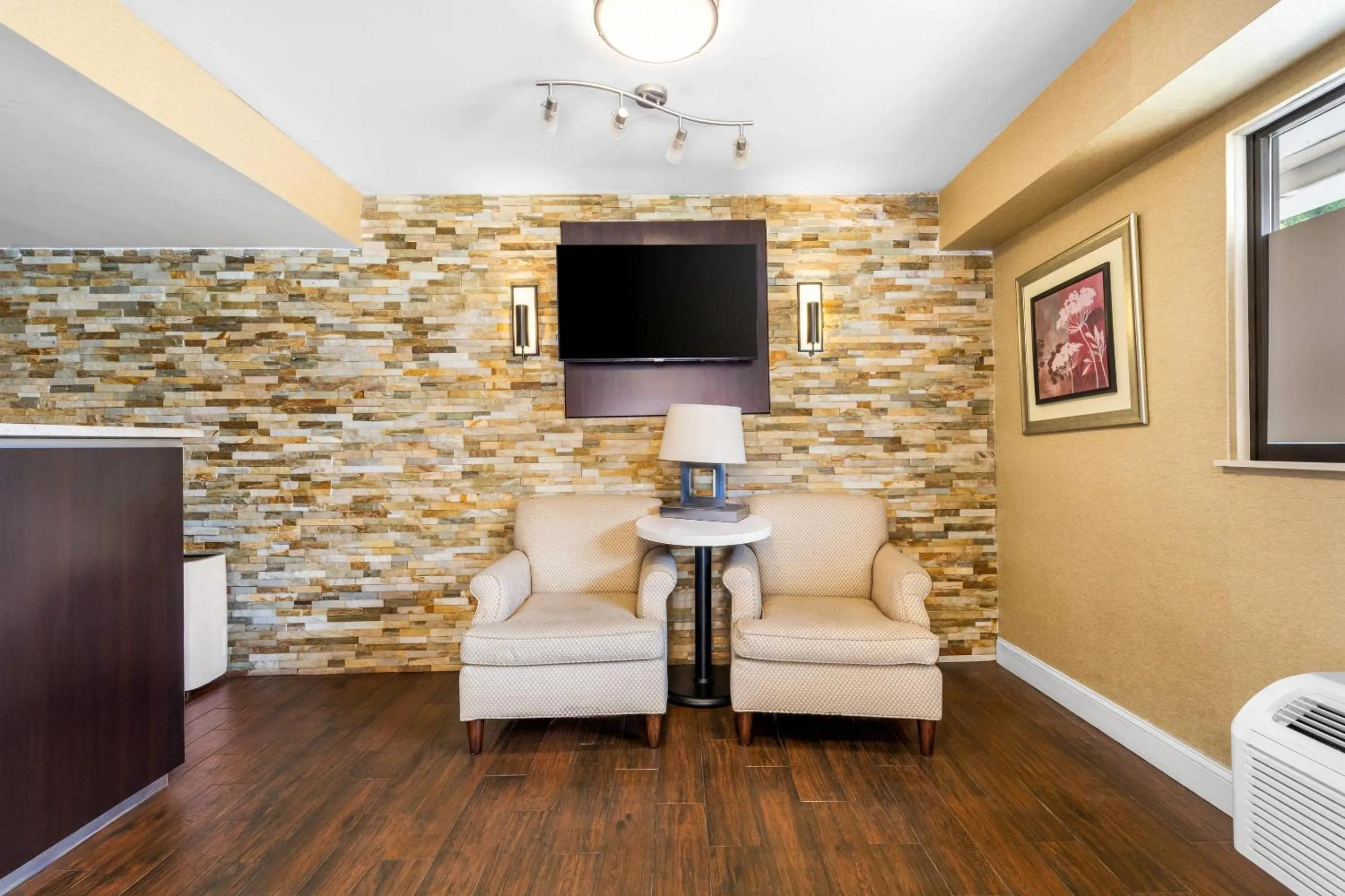 Lobby or reception in Econo Lodge Charlotte Airport