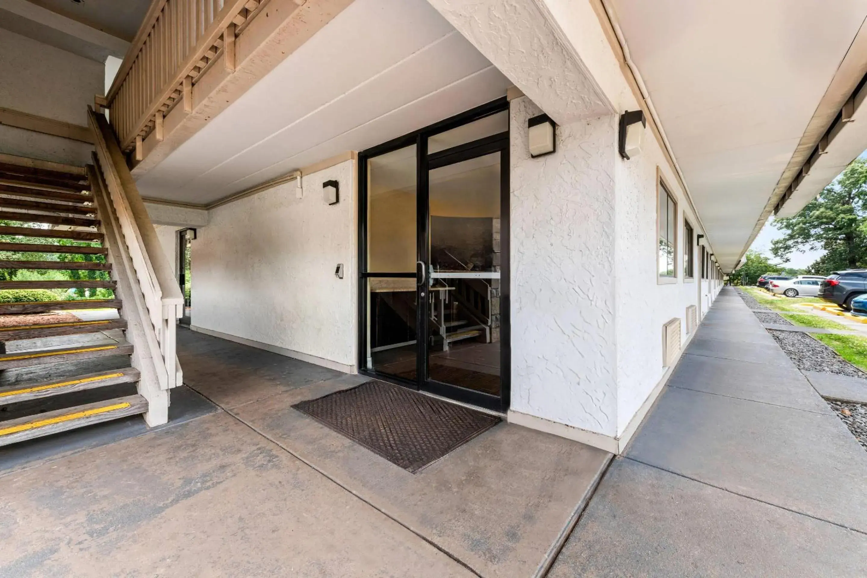 Property building in Econo Lodge Charlotte Airport Property building in Econo Lodge Charlotte Airport