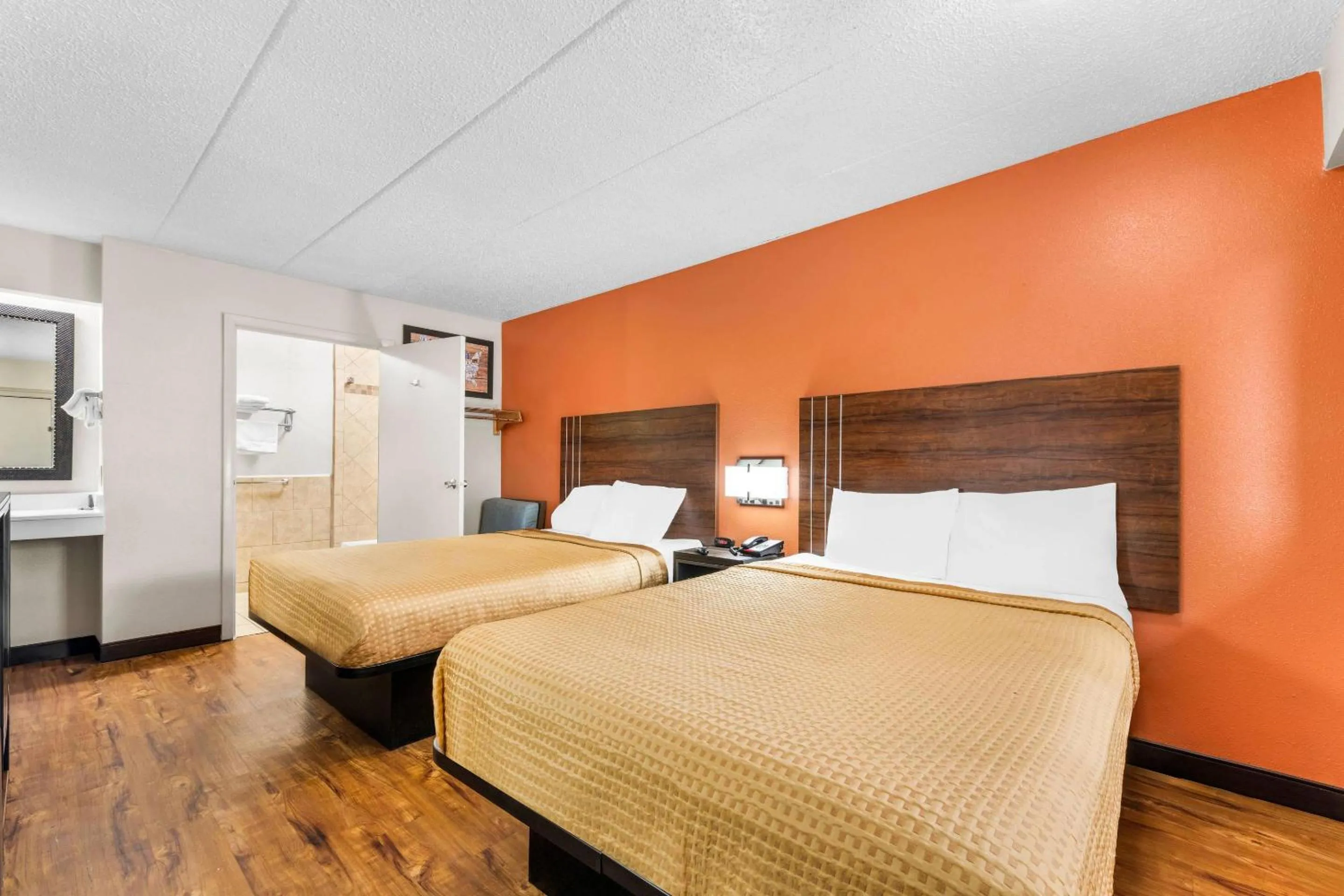 Bedroom, Bed in Econo Lodge Charlotte Airport