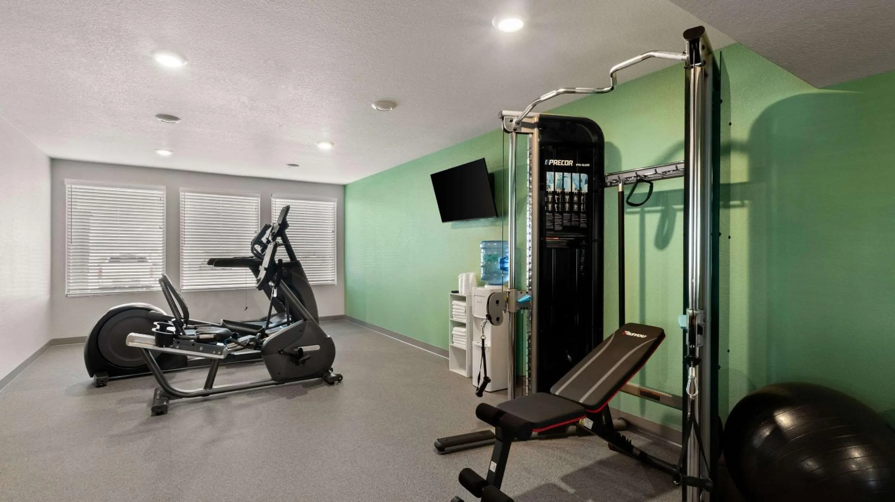 Fitness centre/facilities in WoodSpring Suites Greeley