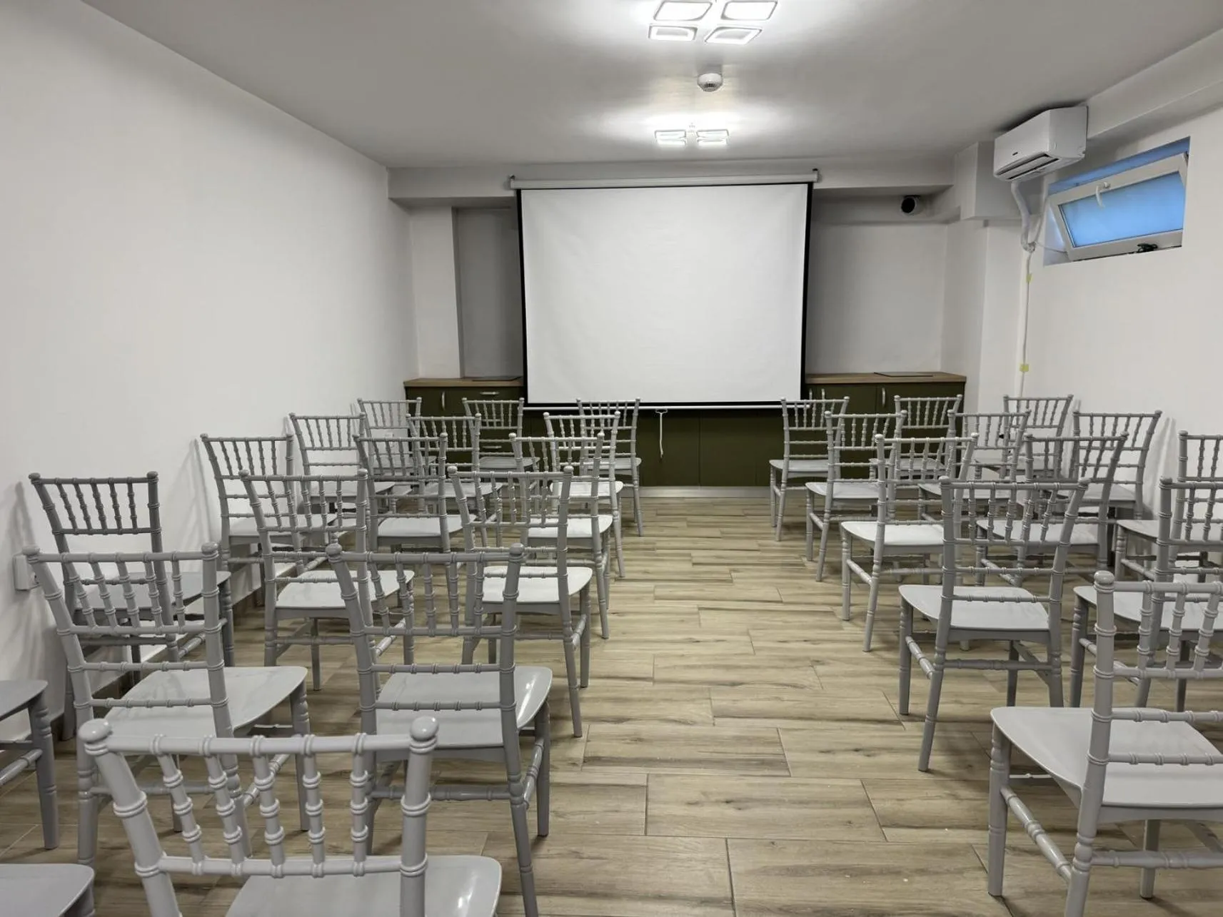 Meeting/conference room in Otopeni Suites by CityBookings