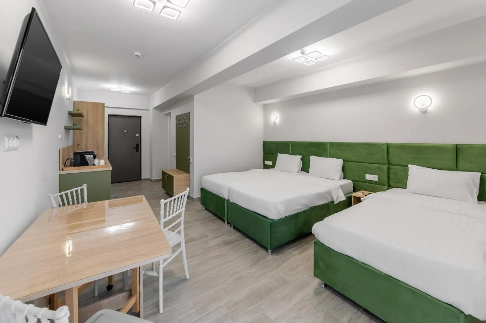 Photo of the whole room, Bed in Otopeni Suites by CityBookings