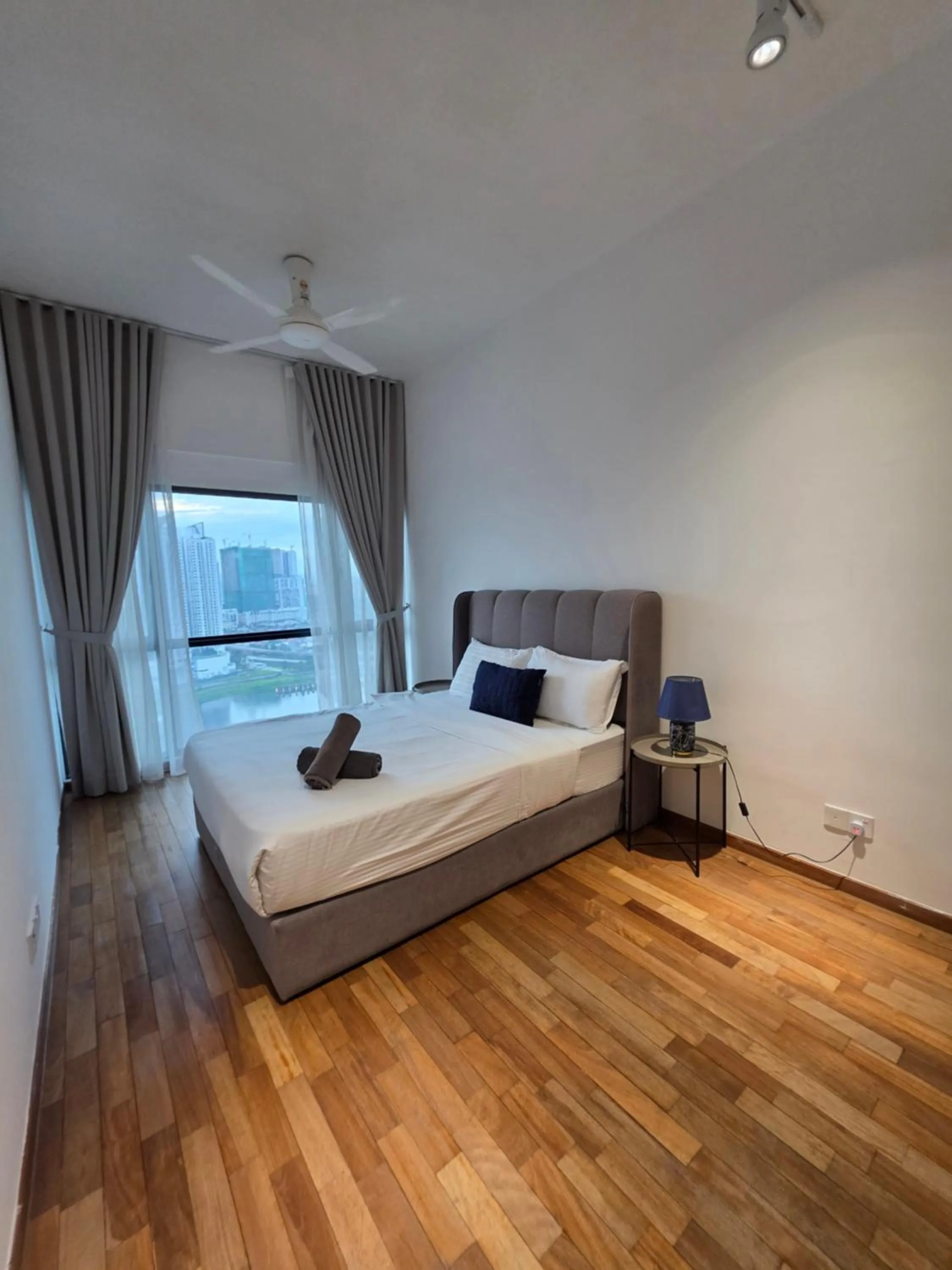 Bed in Reizz Residence by Perkasa