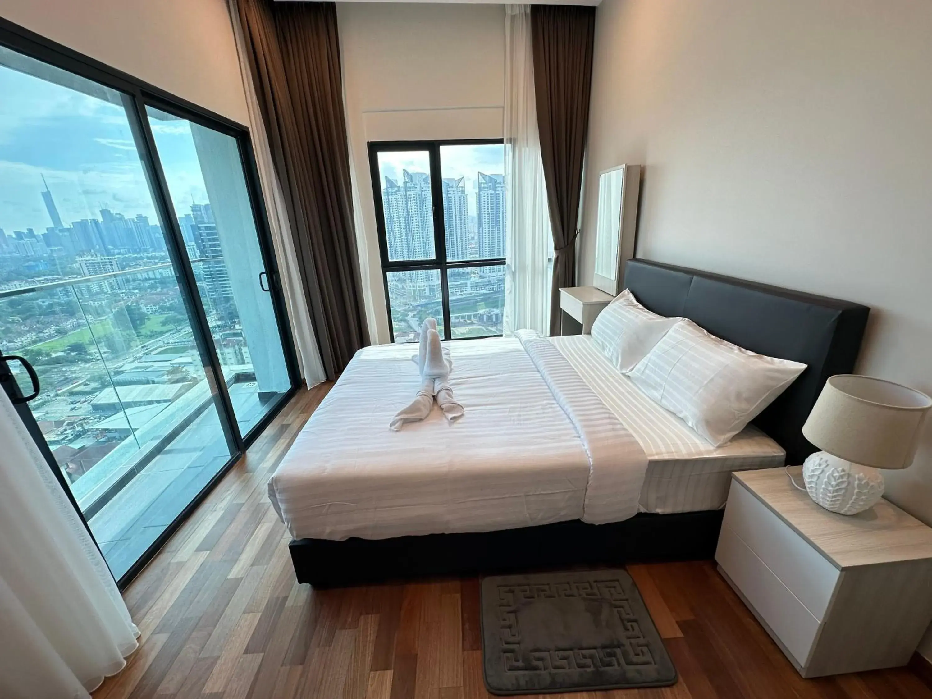 Three-Bedroom Apartment in Reizz Residence by Perkasa Three-Bedroom Apartment in Reizz Residence by Perkasa