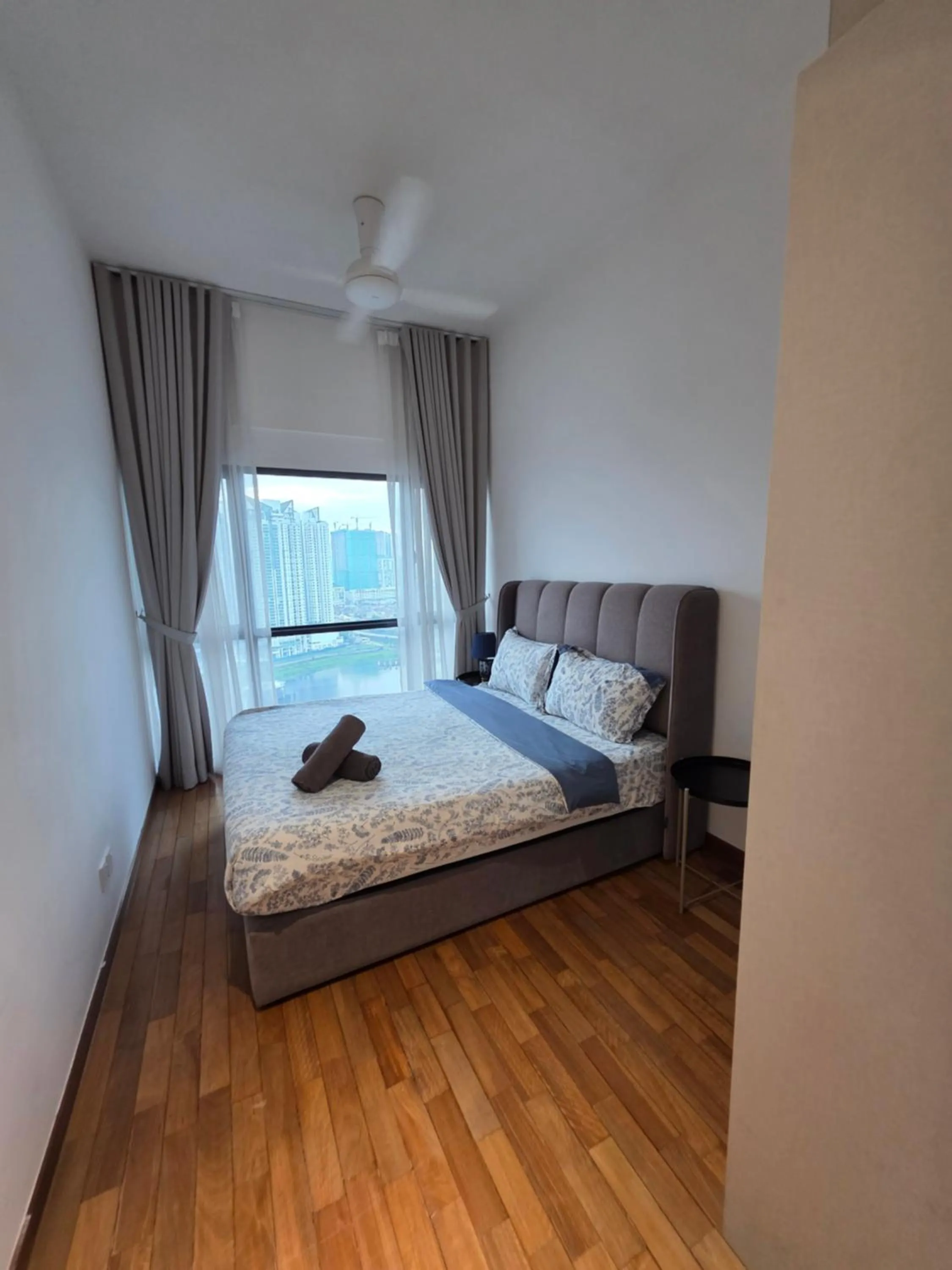 Bed in Reizz Residence by Perkasa